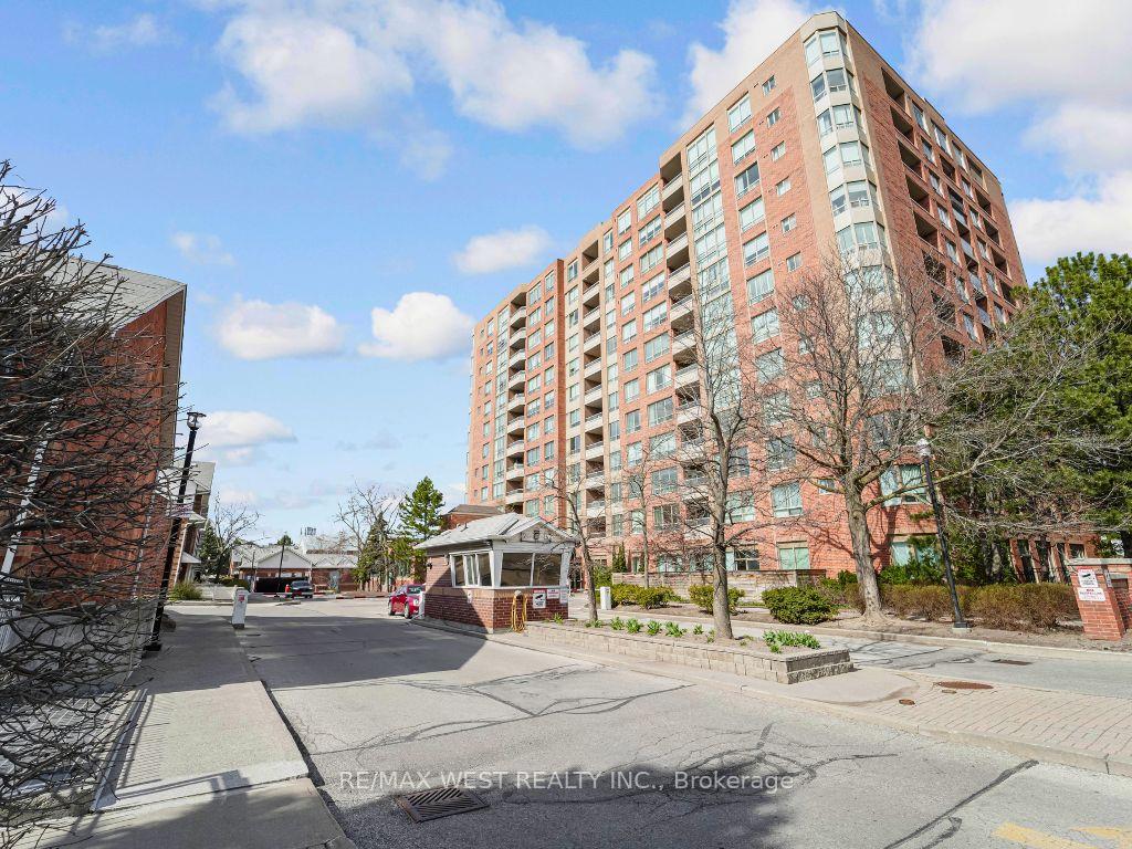 Front of Unit 1001, 850 Steeles Avenue W