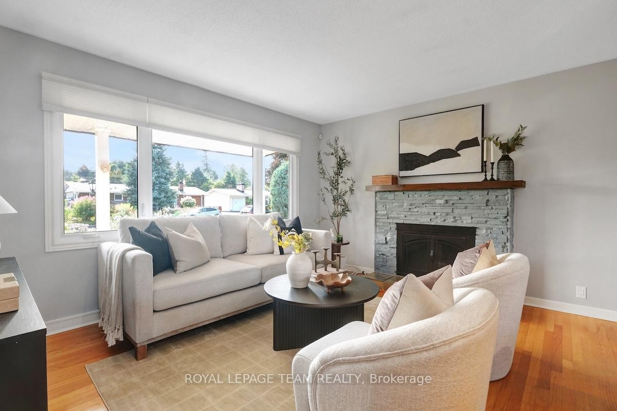Photo 4 of 25 Newgale Street, Ottawa, Crystal Beach — HOMEH