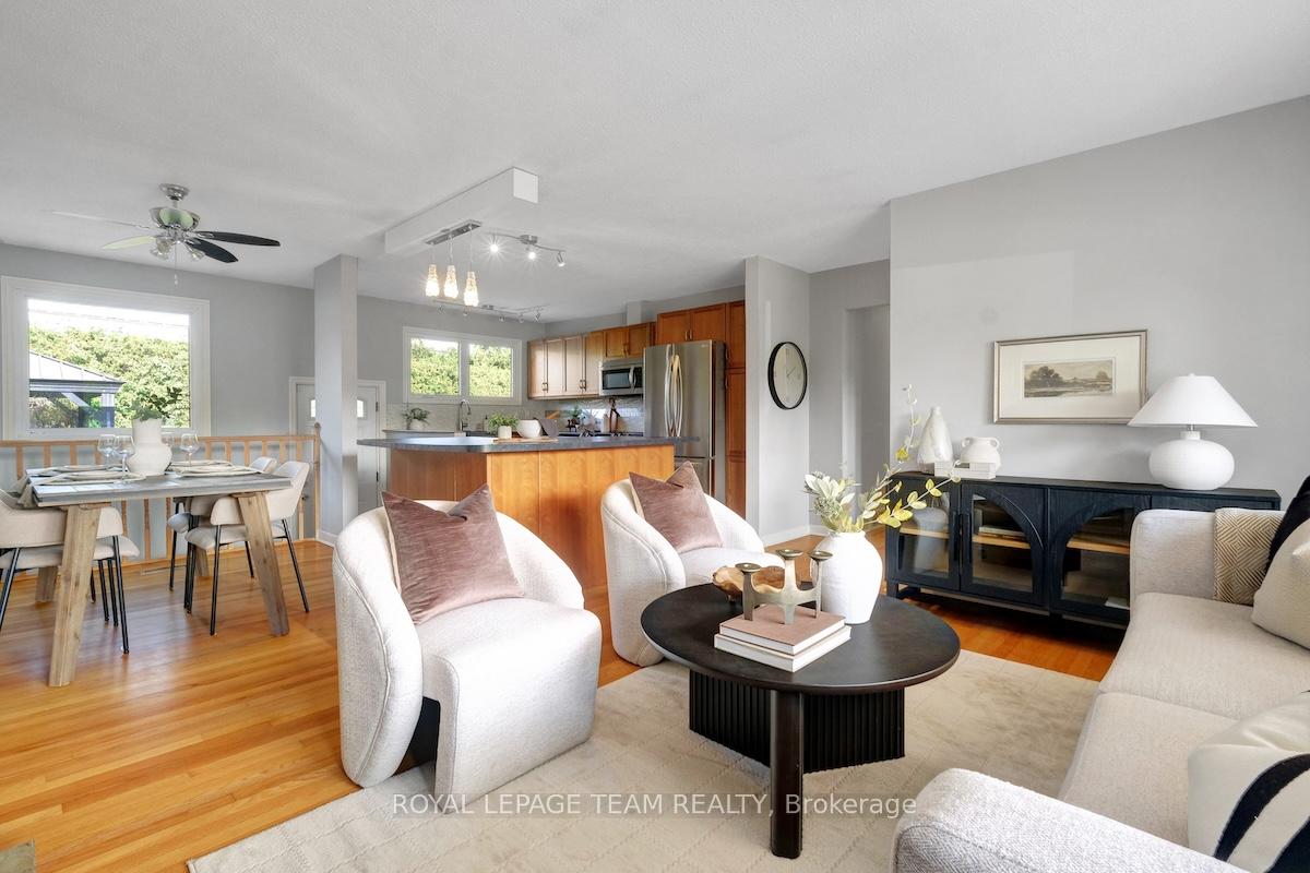 Photo 10 of 25 Newgale Street, Ottawa, Crystal Beach — HOMEH