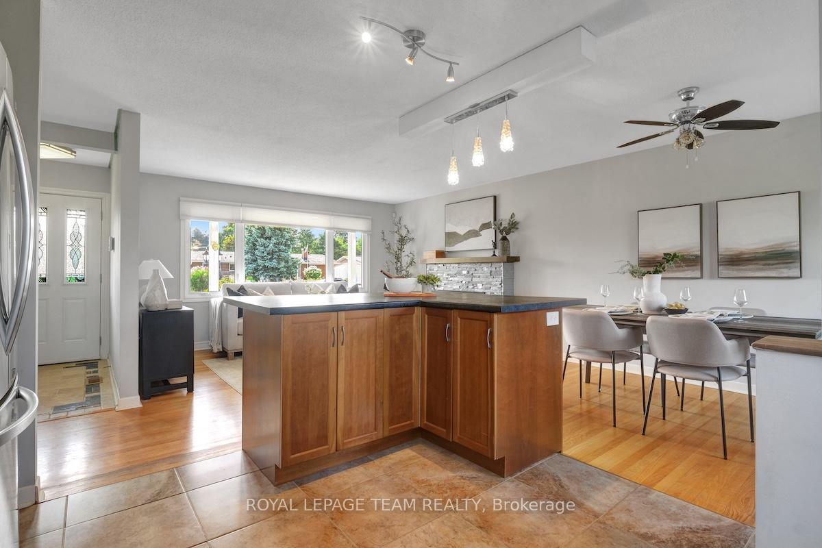 Photo 23 of 25 Newgale Street, Ottawa, Crystal Beach — HOMEH