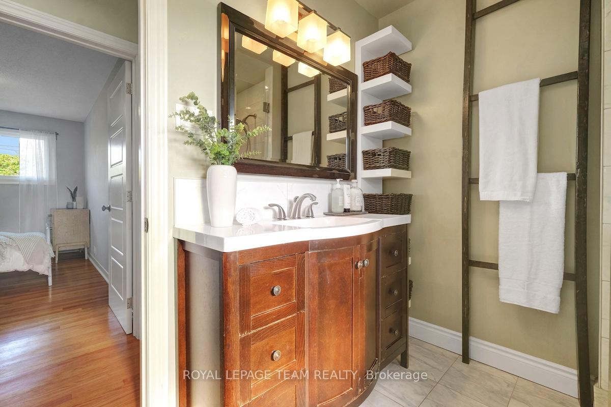 Photo 20 of 25 Newgale Street, Ottawa, Crystal Beach — HOMEH