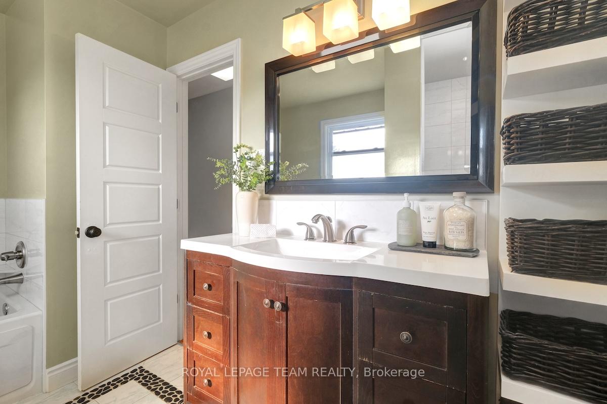 Photo 21 of 25 Newgale Street, Ottawa, Crystal Beach — HOMEH