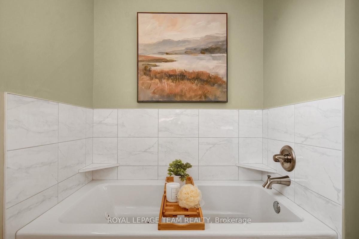 Photo 24 of 25 Newgale Street, Ottawa, Crystal Beach — HOMEH