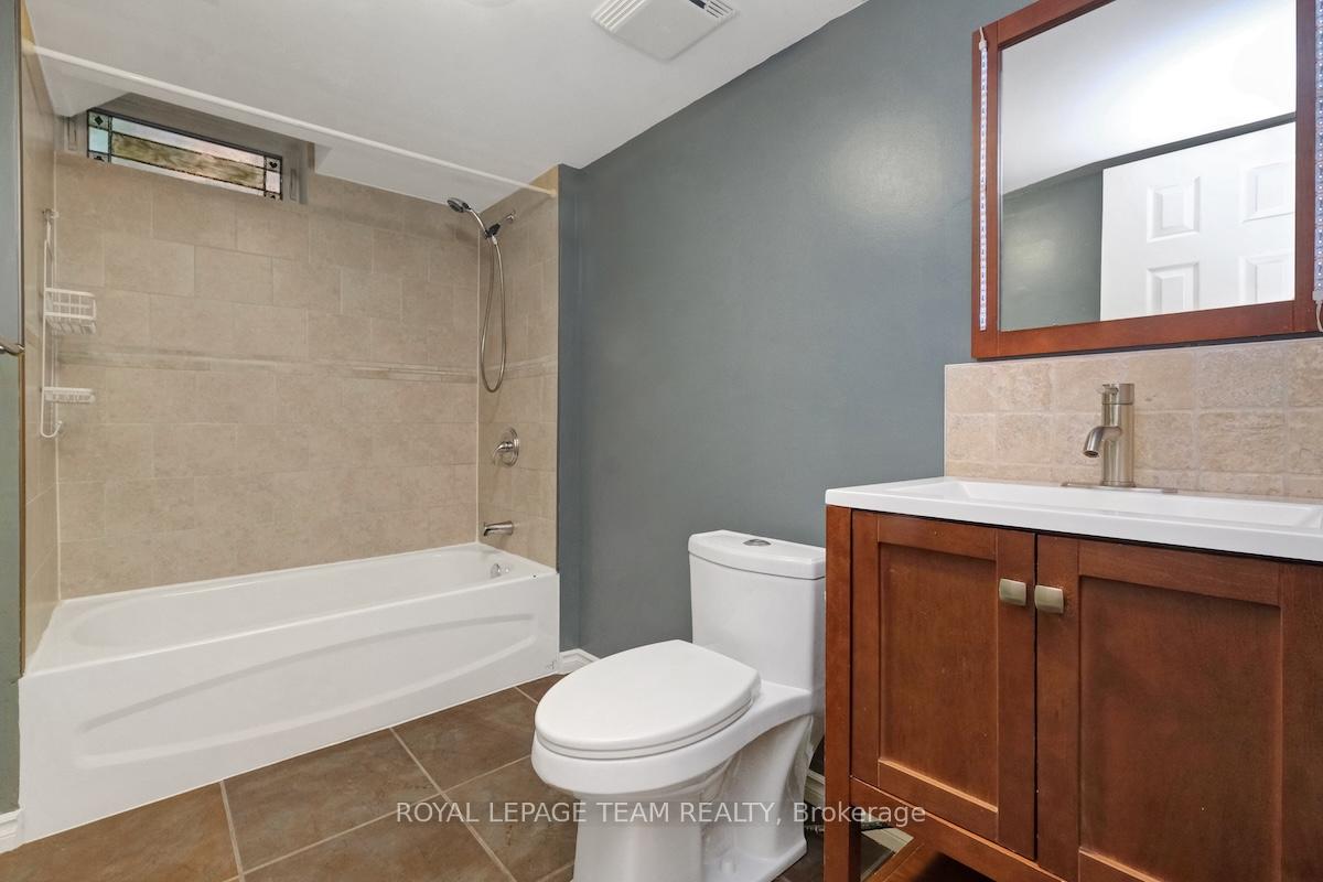 Photo 34 of 25 Newgale Street, Ottawa, Crystal Beach — HOMEH