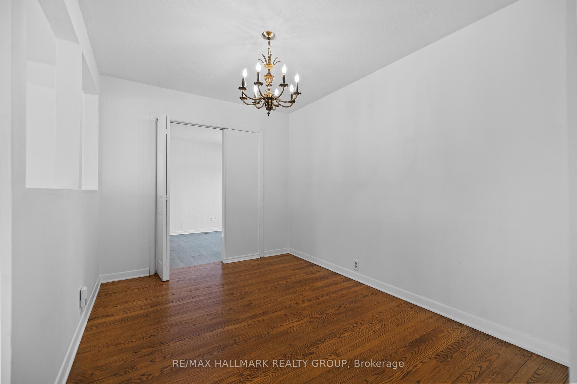 Photo 5 of 53 Wigan Drive E, Ottawa, Borden Farm/Stewart Farm/Carleton Heights/Parkwood Hills — HOMEH