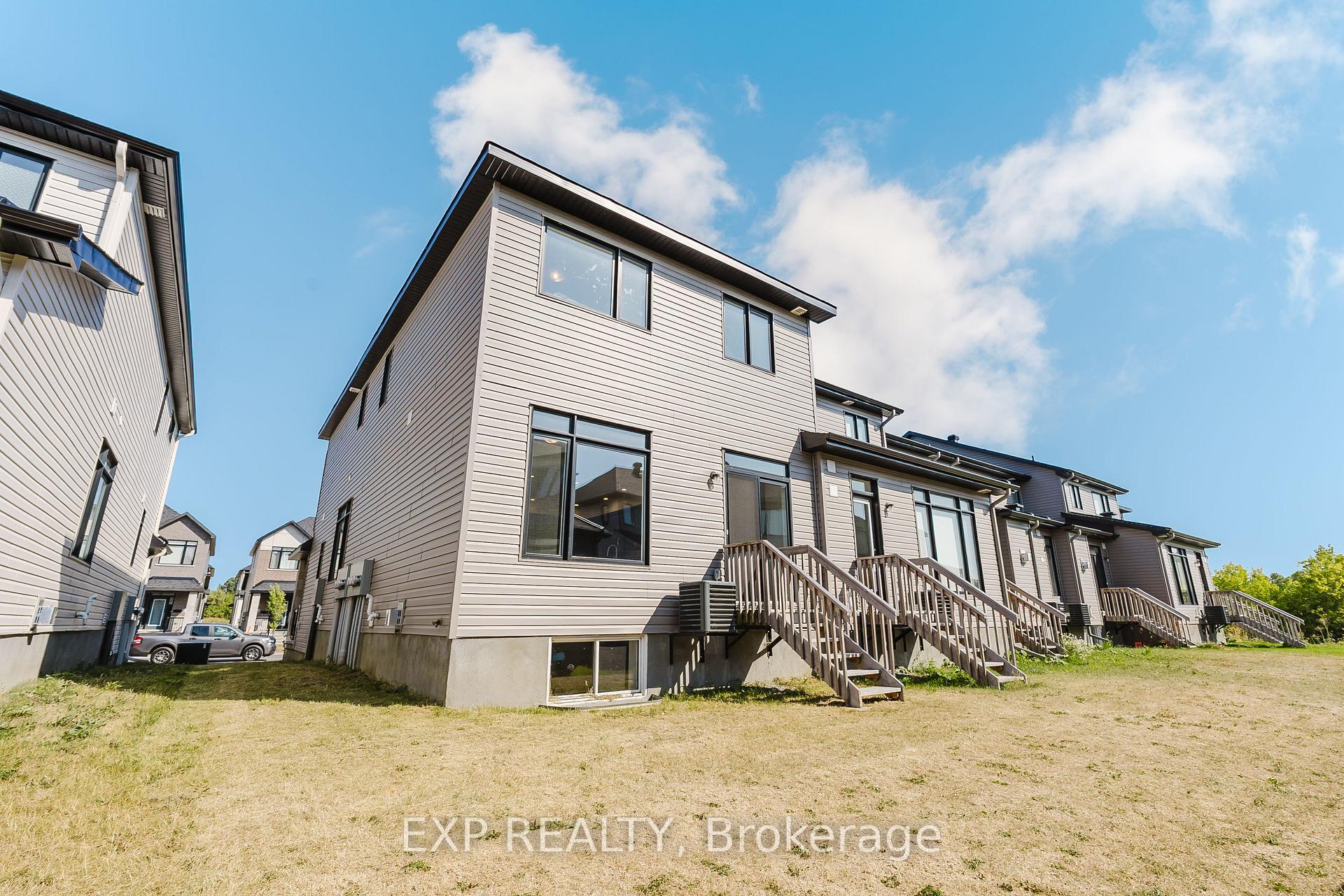 Photo 9 of 808 Mochi Circle, Ottawa, Barrhaven - Heritage Park — HOMEH