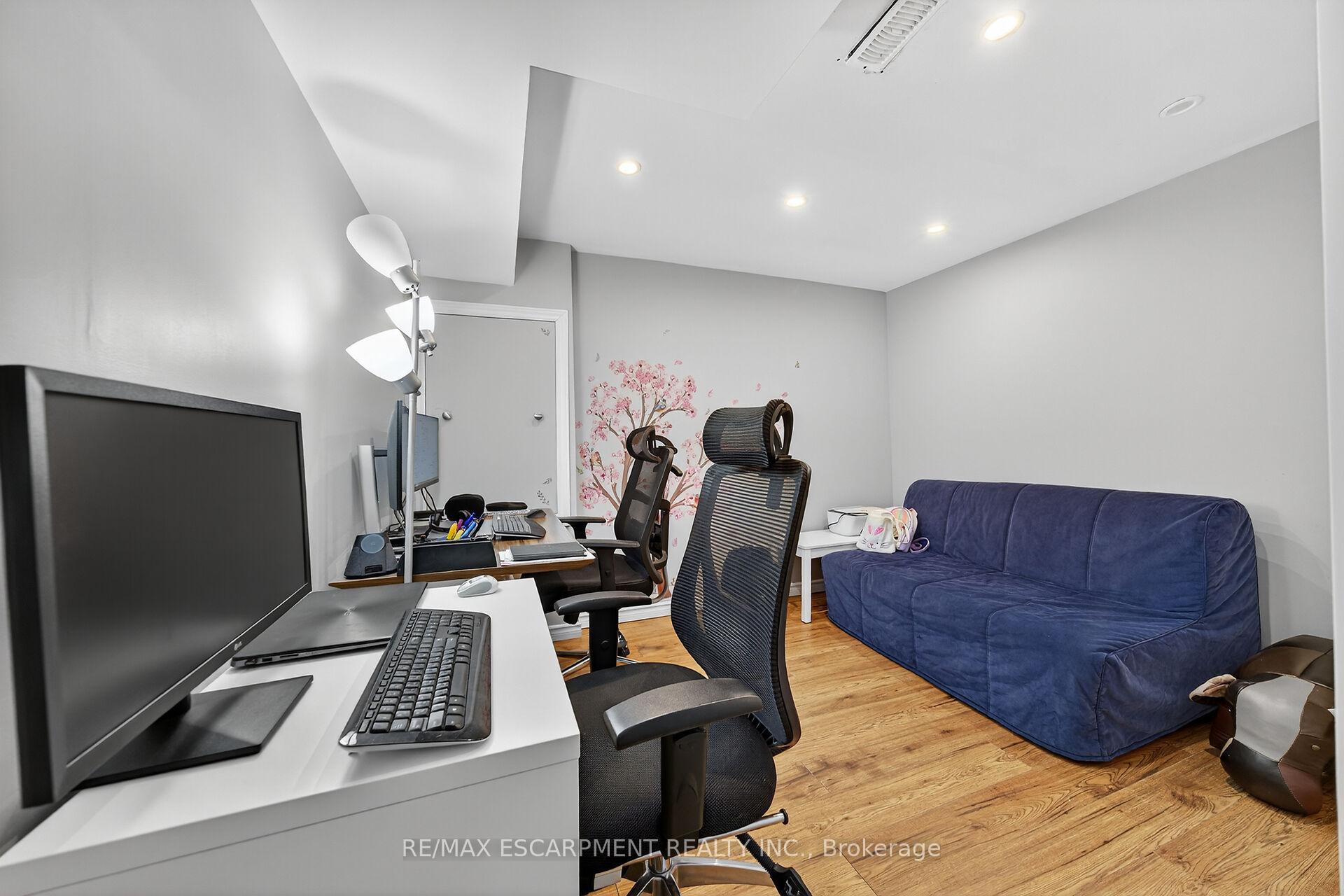 Photo 6 of Unit 64, 145 Rice Avenue, Hamilton, Fessenden — HOMEH