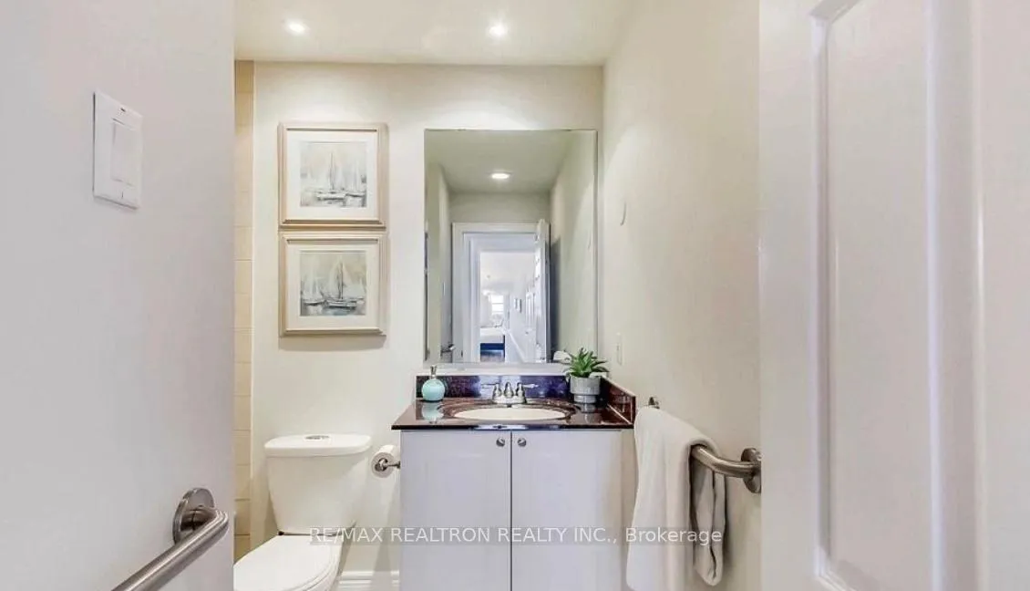 Photo 4 of Unit 615, 1 Leaside Park Drive, Toronto, Thorncliffe Park — HOMEH