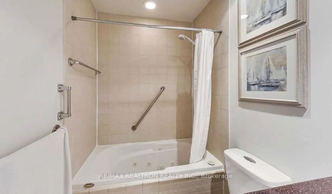 Photo 5 of Unit 615, 1 Leaside Park Drive, Toronto, Thorncliffe Park — HOMEH