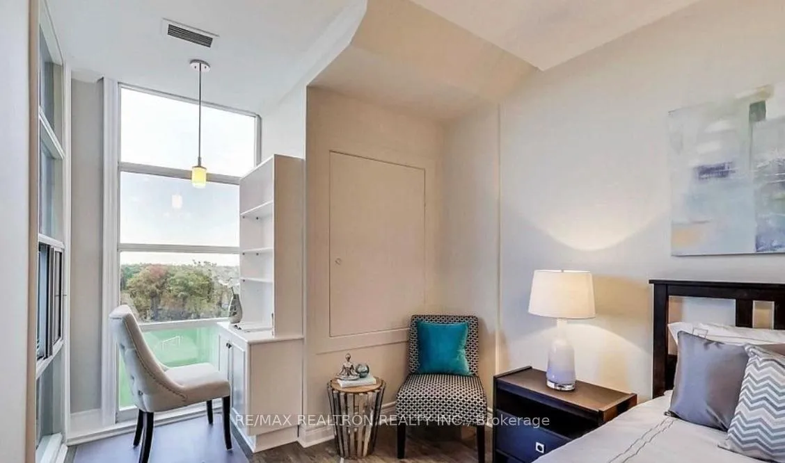 Photo 6 of Unit 615, 1 Leaside Park Drive, Toronto, Thorncliffe Park — HOMEH
