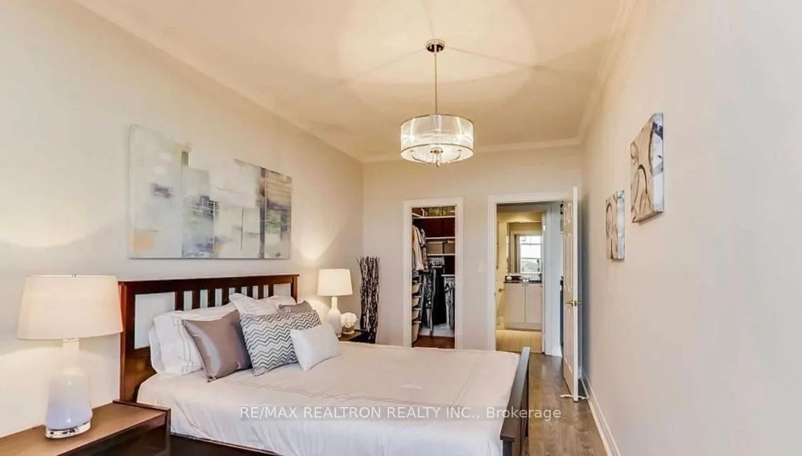 Photo 8 of Unit 615, 1 Leaside Park Drive, Toronto, Thorncliffe Park — HOMEH