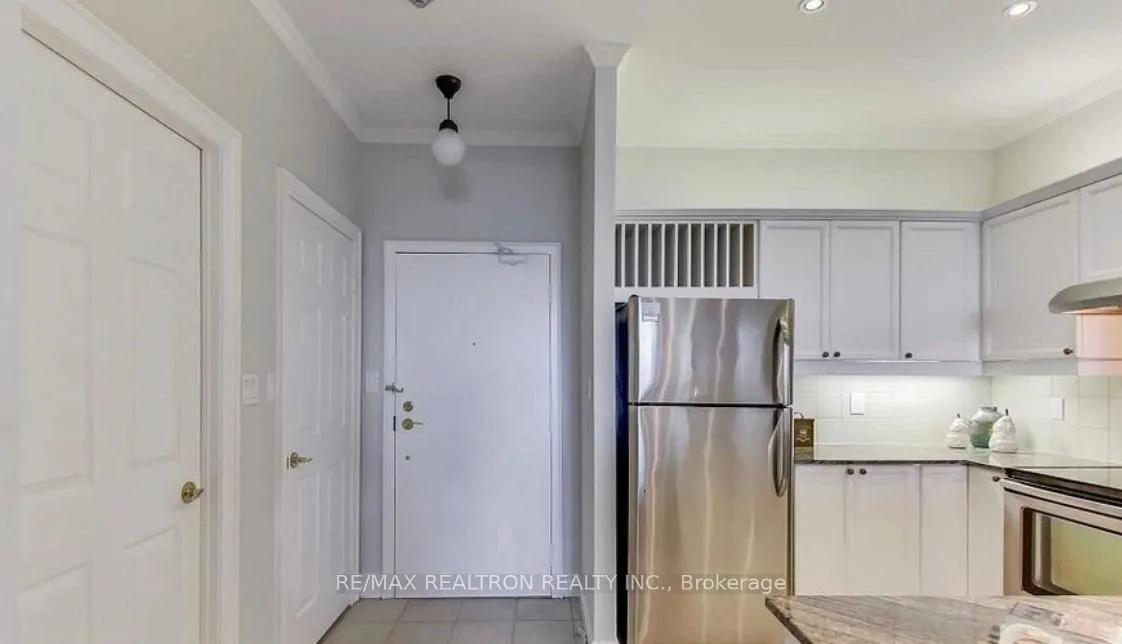 Photo 9 of Unit 615, 1 Leaside Park Drive, Toronto, Thorncliffe Park — HOMEH
