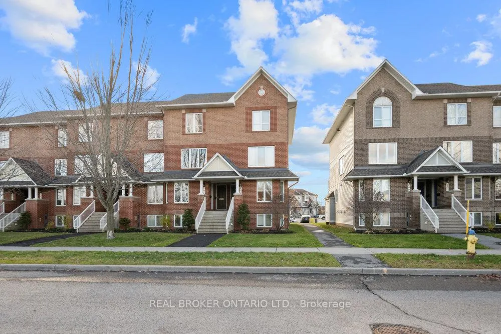 Photo 2 of Unit 10, 293 Aquaview Drive, Ottawa, Avalon East — HOMEH