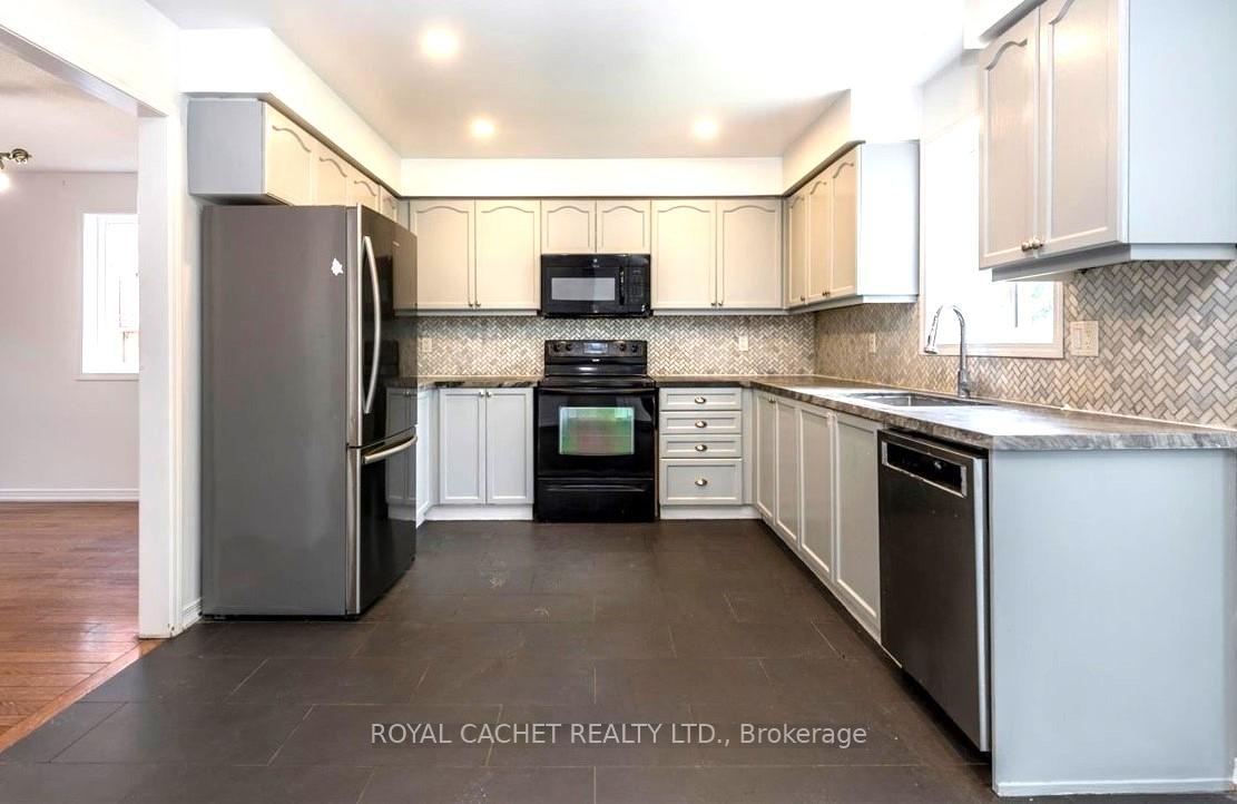 Photo 5 of 50 William Paddison Drive, Barrie, Georgian Drive — HOMEH