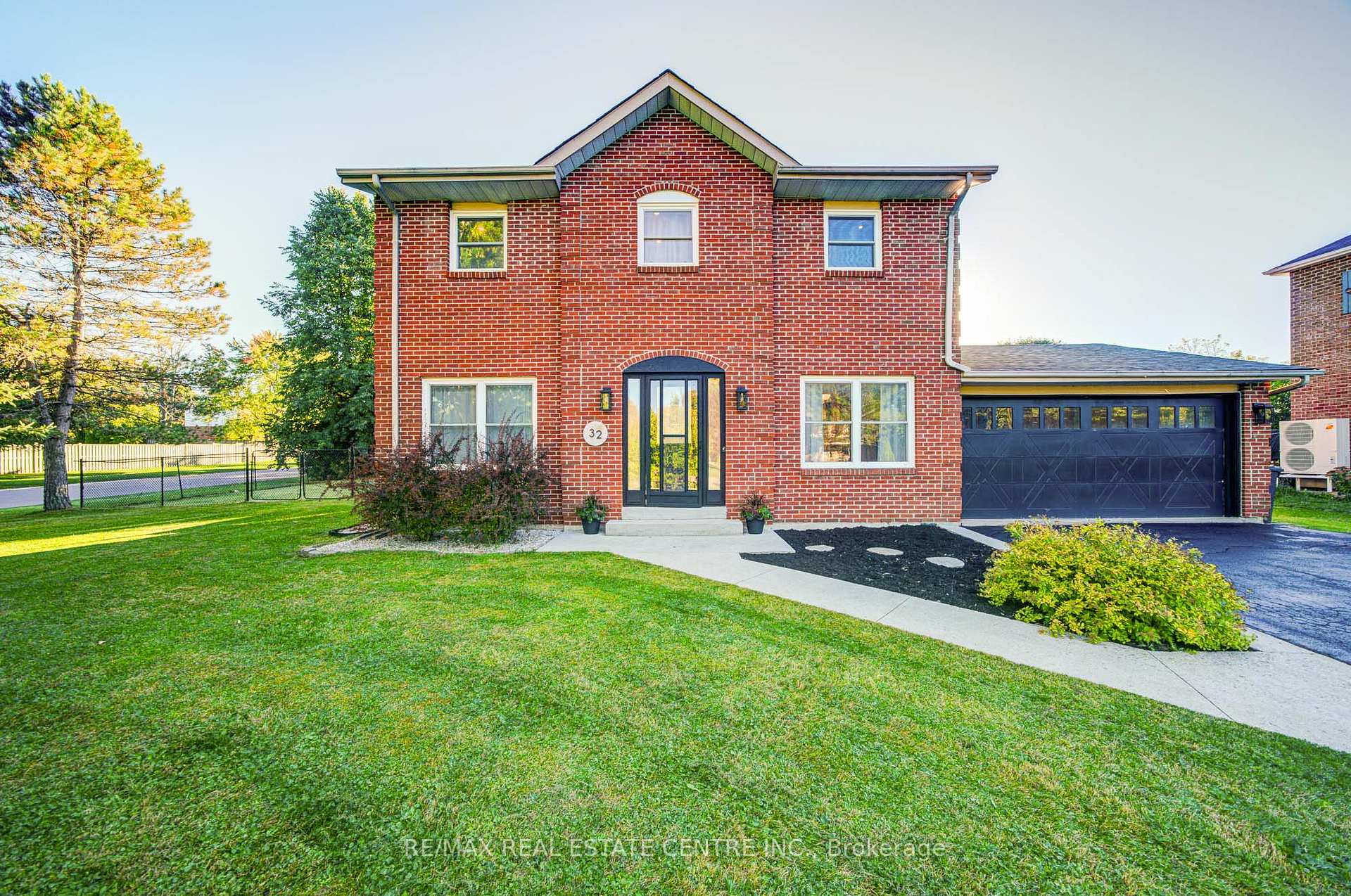 Photo 1 of 32 Agnes Street, Caledon, Alton — HOMEH