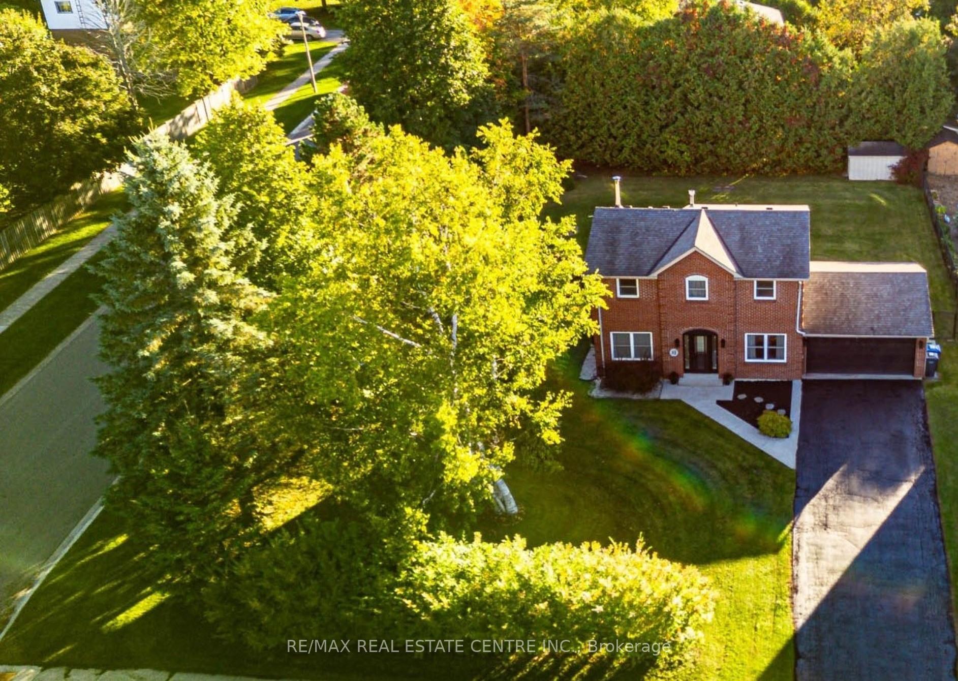 Photo 3 of 32 Agnes Street, Caledon, Alton — HOMEH