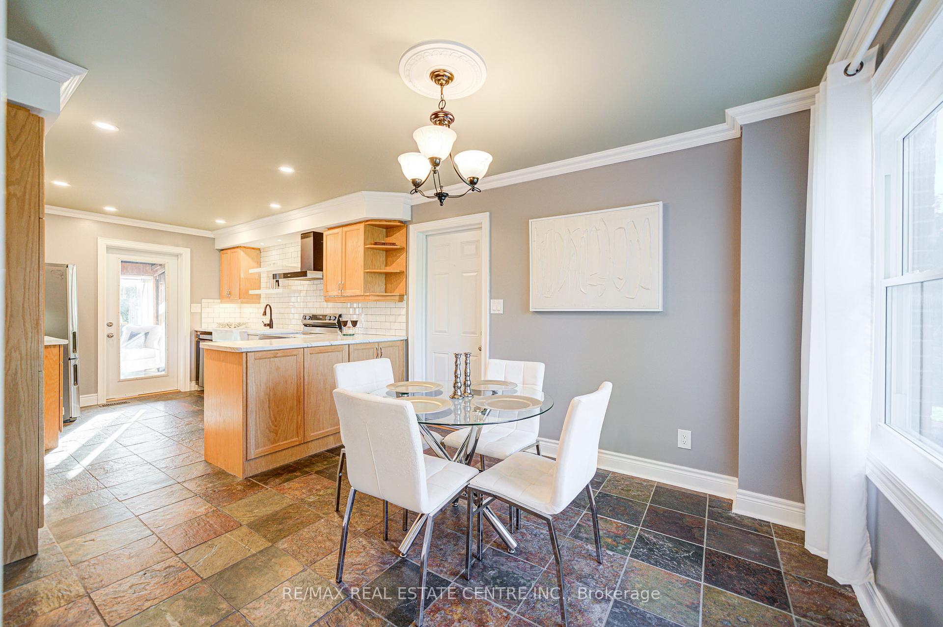 Photo 10 of 32 Agnes Street, Caledon, Alton — HOMEH
