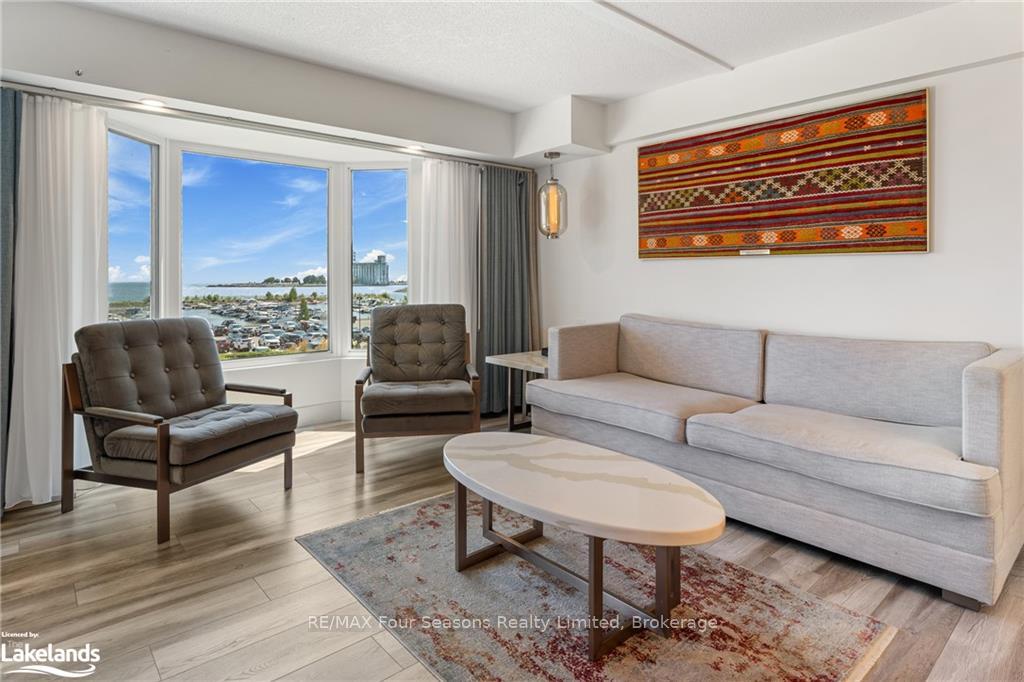 Front of Unit 4404-4406, 9 Harbour Street