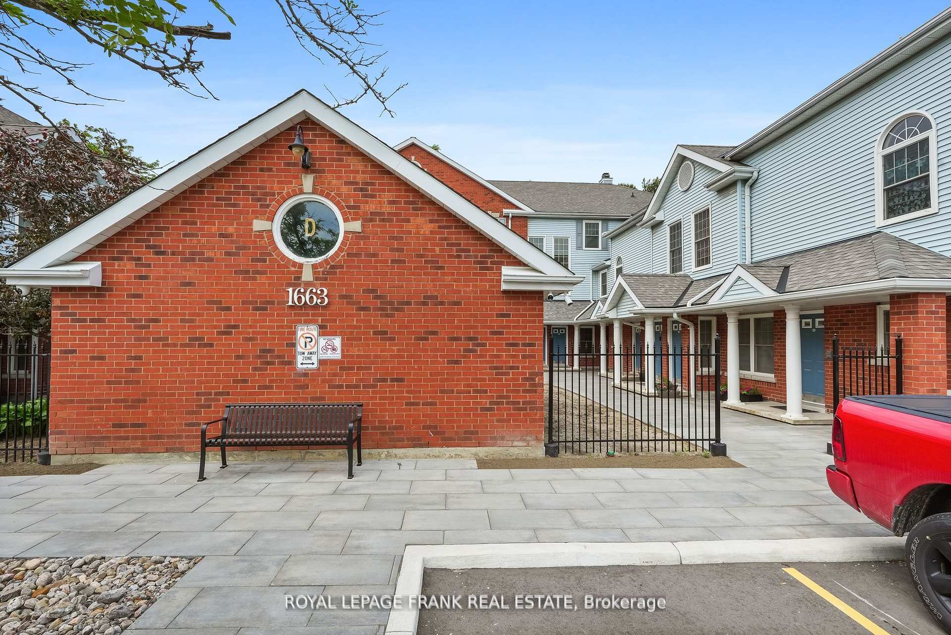 Photo 1 of Unit D-13, 1663 Nash Road, Clarington, Courtice — HOMEH