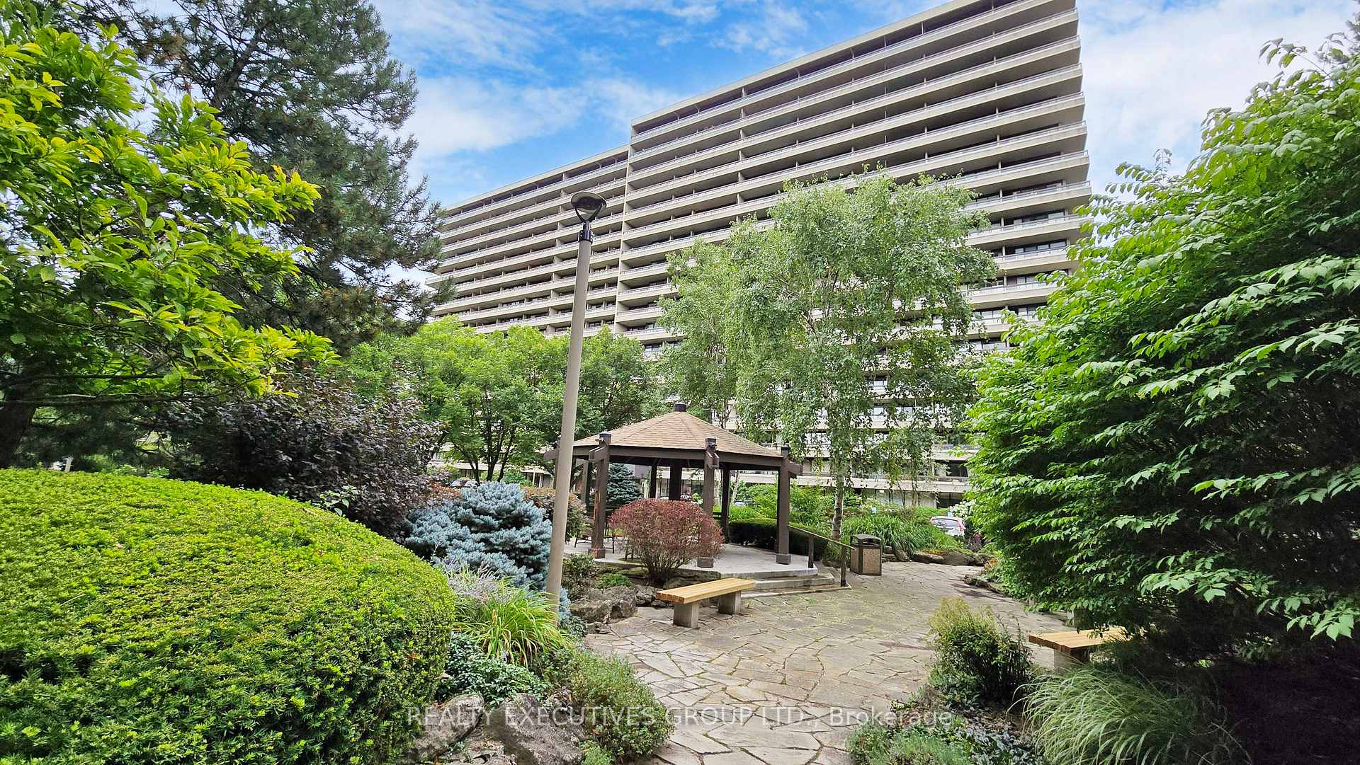 Photo 1 of Unit 303, 8111 Yonge Street, Markham, Royal Orchard — HOMEH