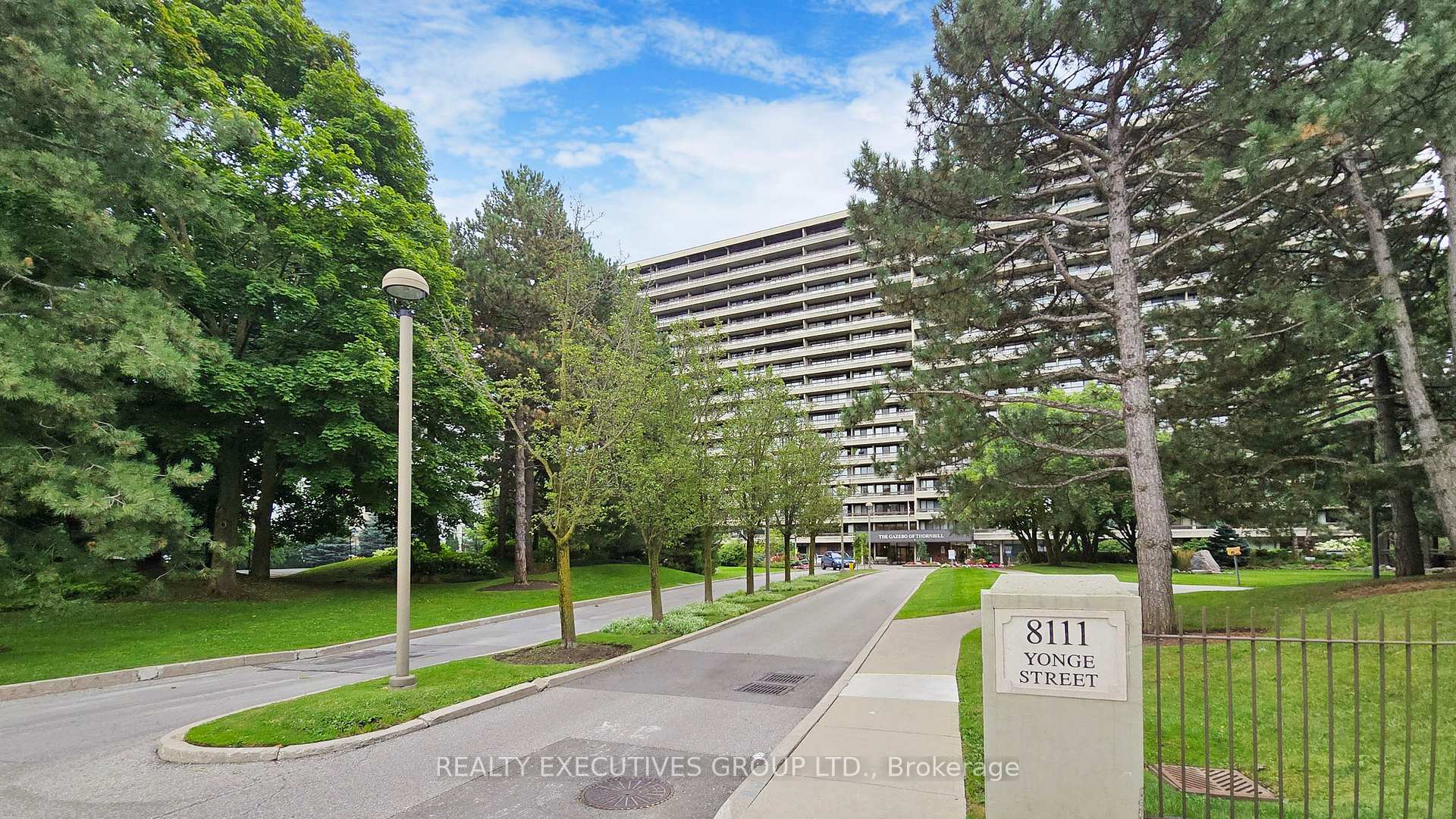 Photo 2 of Unit 303, 8111 Yonge Street, Markham, Royal Orchard — HOMEH