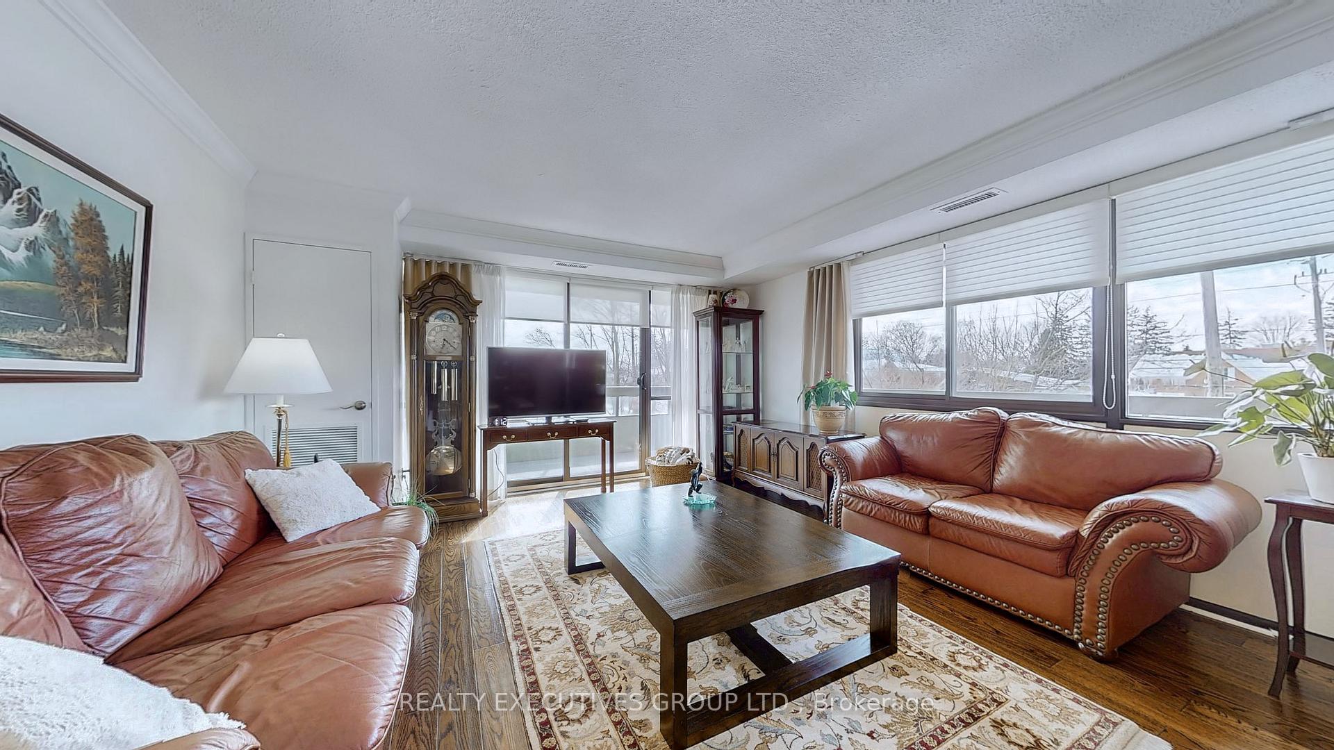 Photo 7 of Unit 303, 8111 Yonge Street, Markham, Royal Orchard — HOMEH