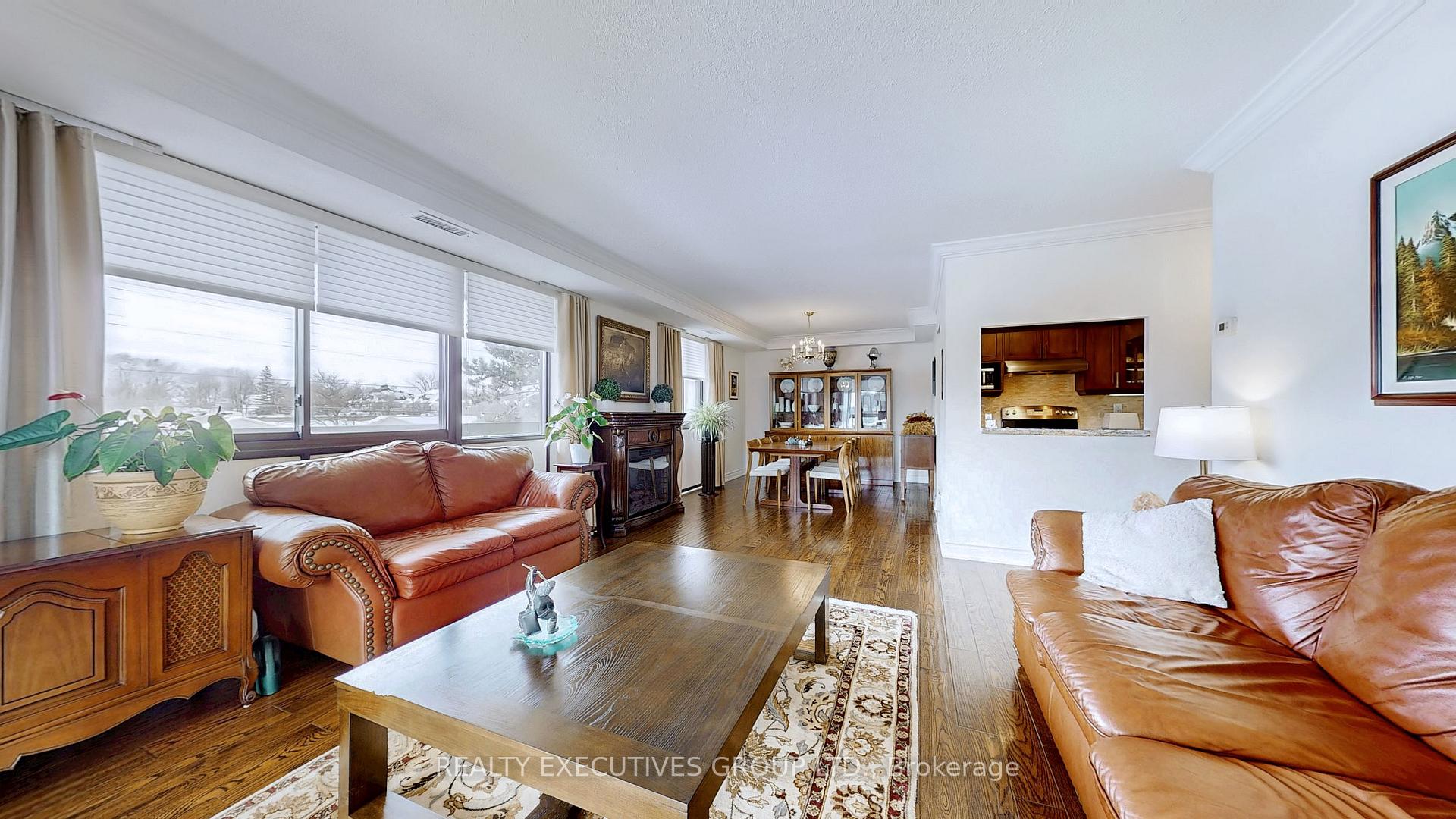 Photo 10 of Unit 303, 8111 Yonge Street, Markham, Royal Orchard — HOMEH