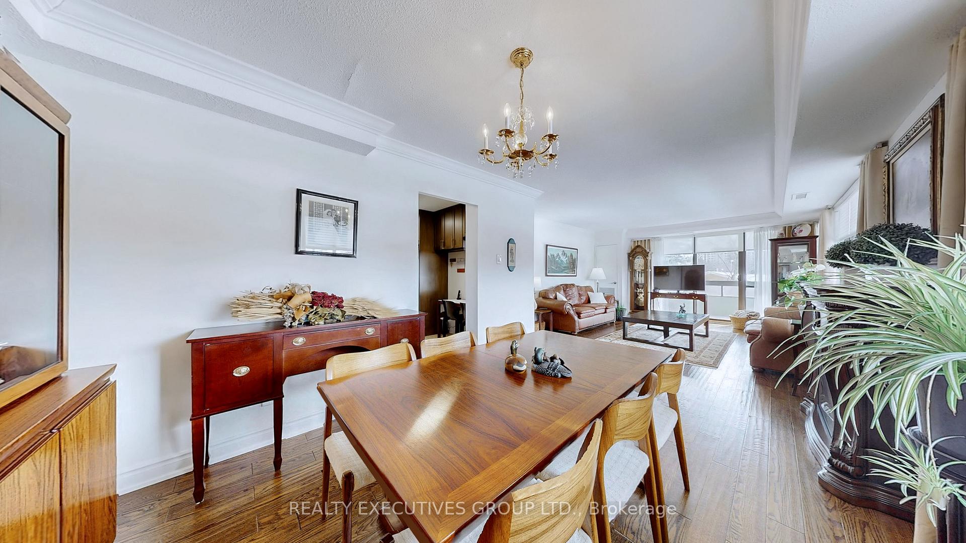 Photo 13 of Unit 303, 8111 Yonge Street, Markham, Royal Orchard — HOMEH