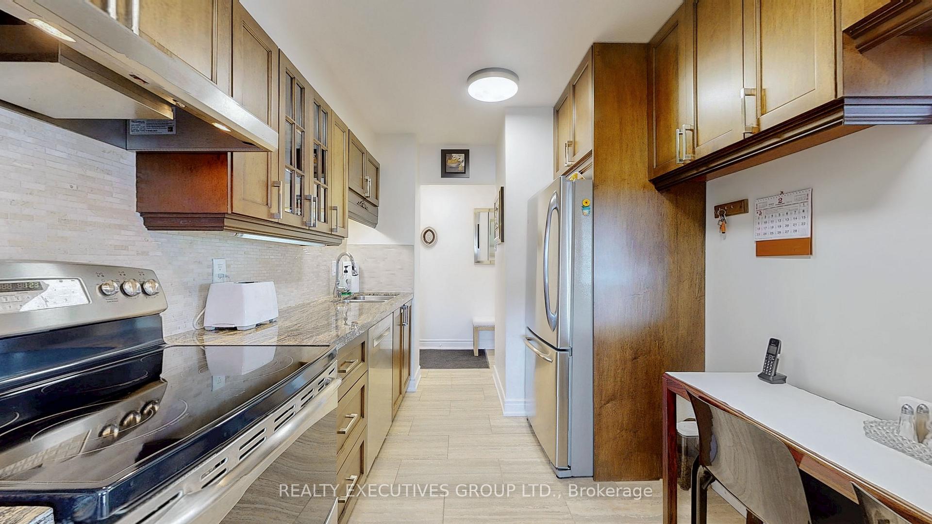 Photo 14 of Unit 303, 8111 Yonge Street, Markham, Royal Orchard — HOMEH