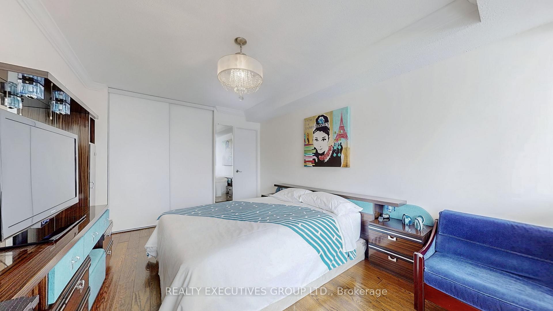 Photo 19 of Unit 303, 8111 Yonge Street, Markham, Royal Orchard — HOMEH