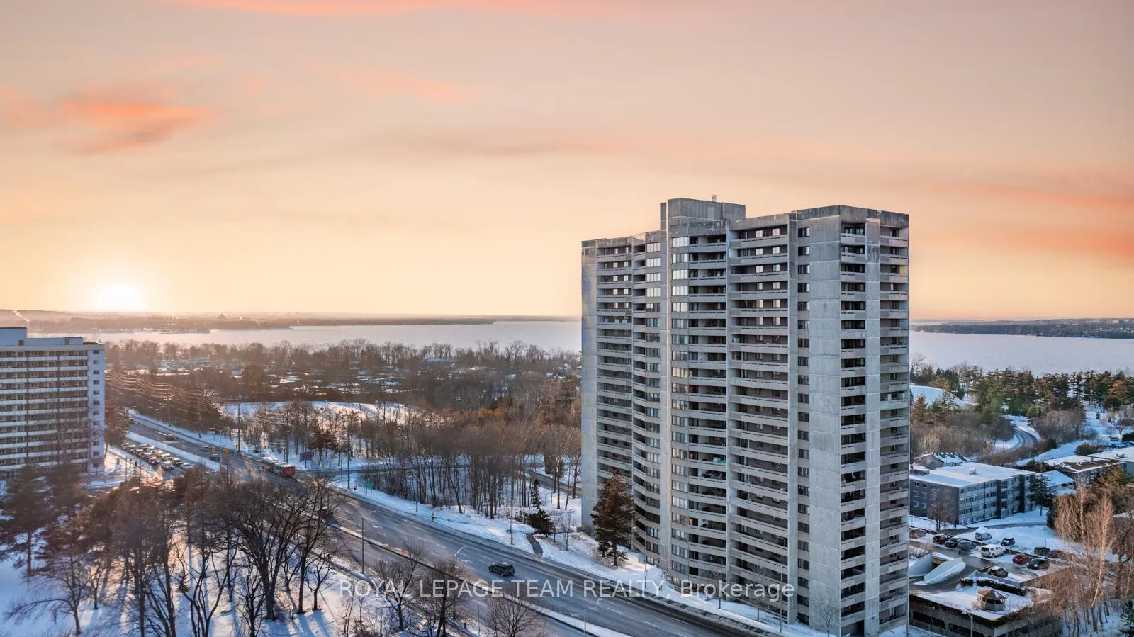 Photo 1 of Unit 2004, 415 Greenview Avenue, Ottawa, Britannia — HOMEH