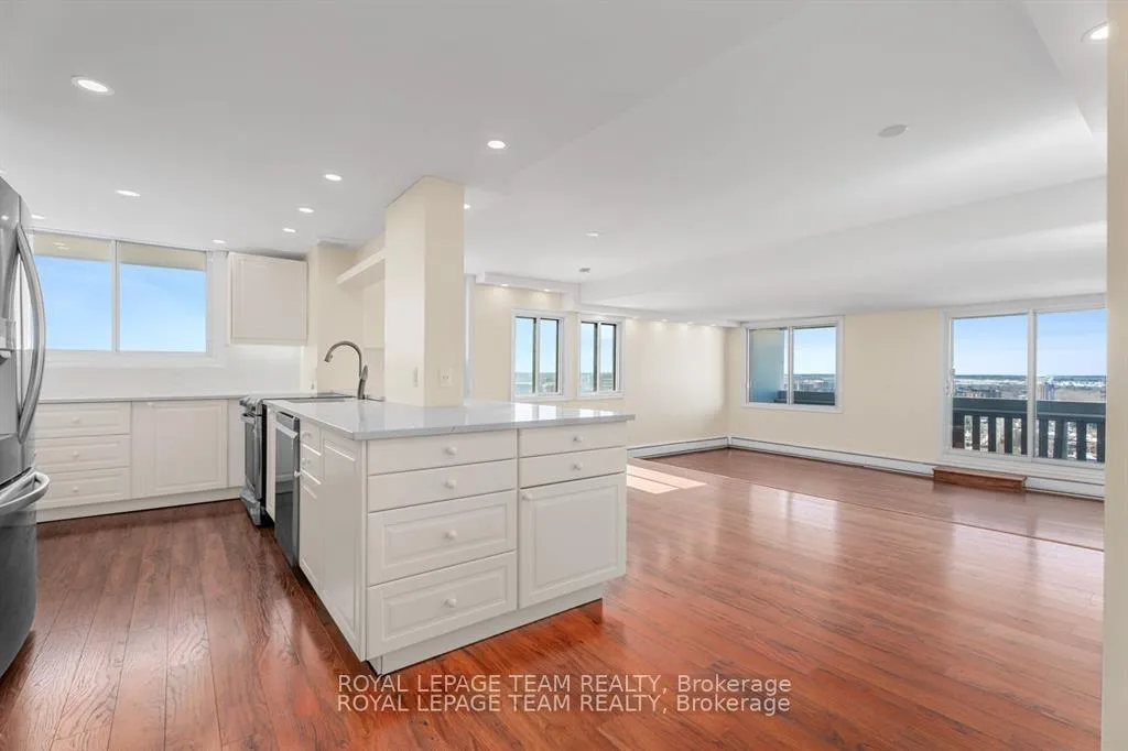 Photo 4 of Unit 2004, 415 Greenview Avenue, Ottawa, Britannia — HOMEH
