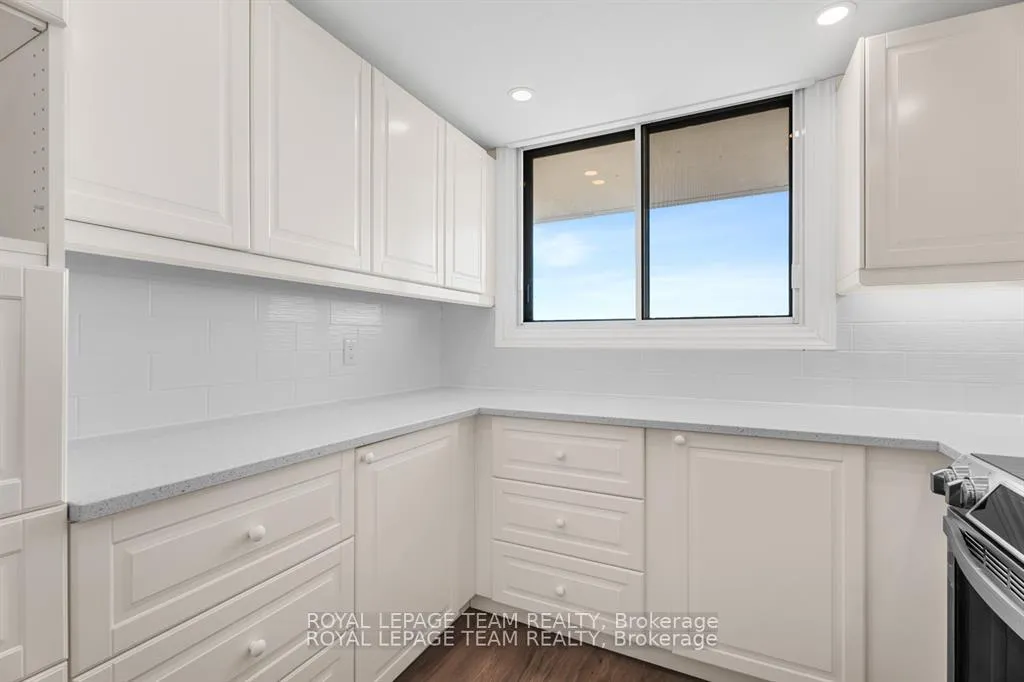 Photo 6 of Unit 2004, 415 Greenview Avenue, Ottawa, Britannia — HOMEH