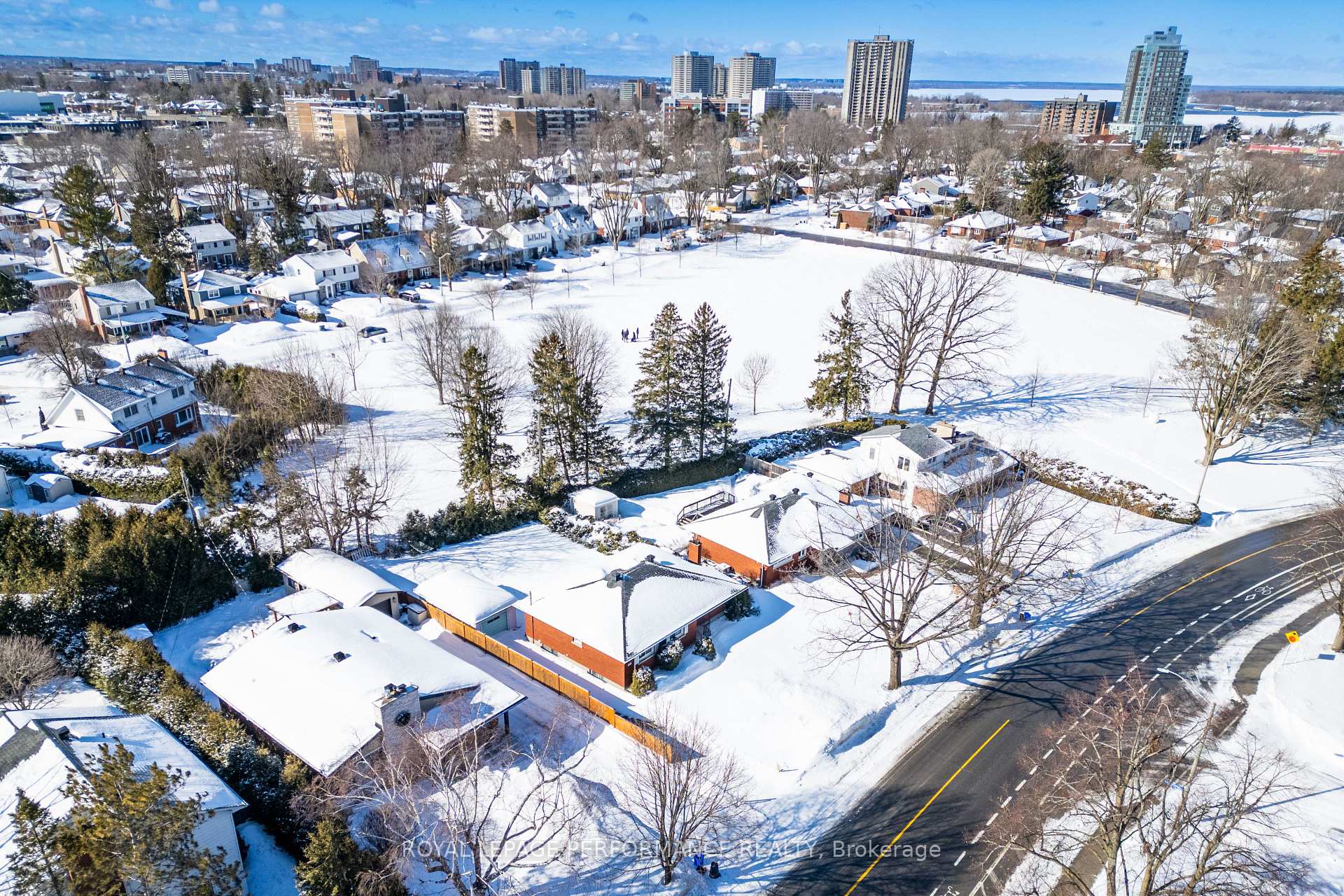 Photo 4 of 586 Sherbourne Road, Ottawa, Carlingwood — HOMEH