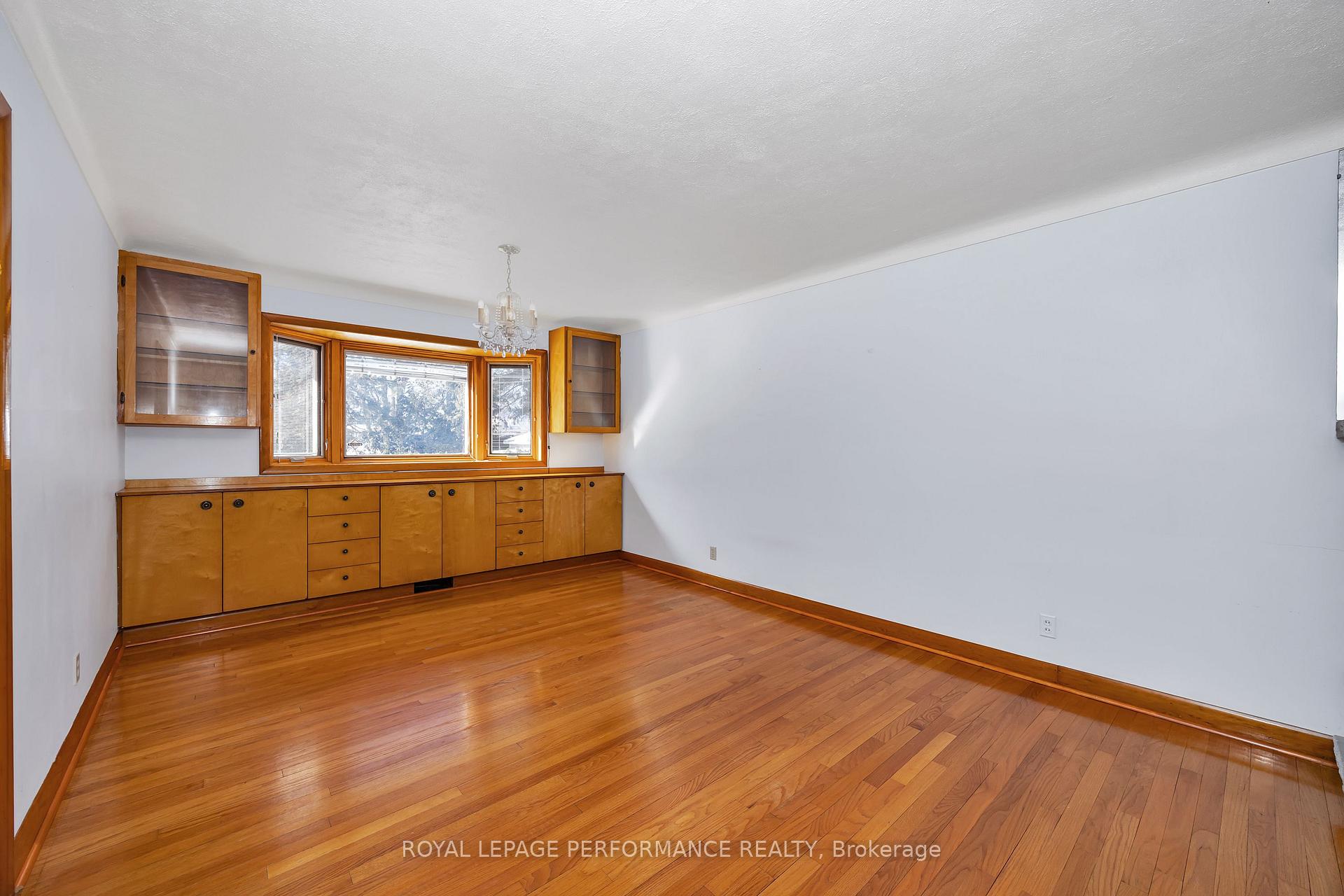 Photo 10 of 586 Sherbourne Road, Ottawa, Carlingwood — HOMEH
