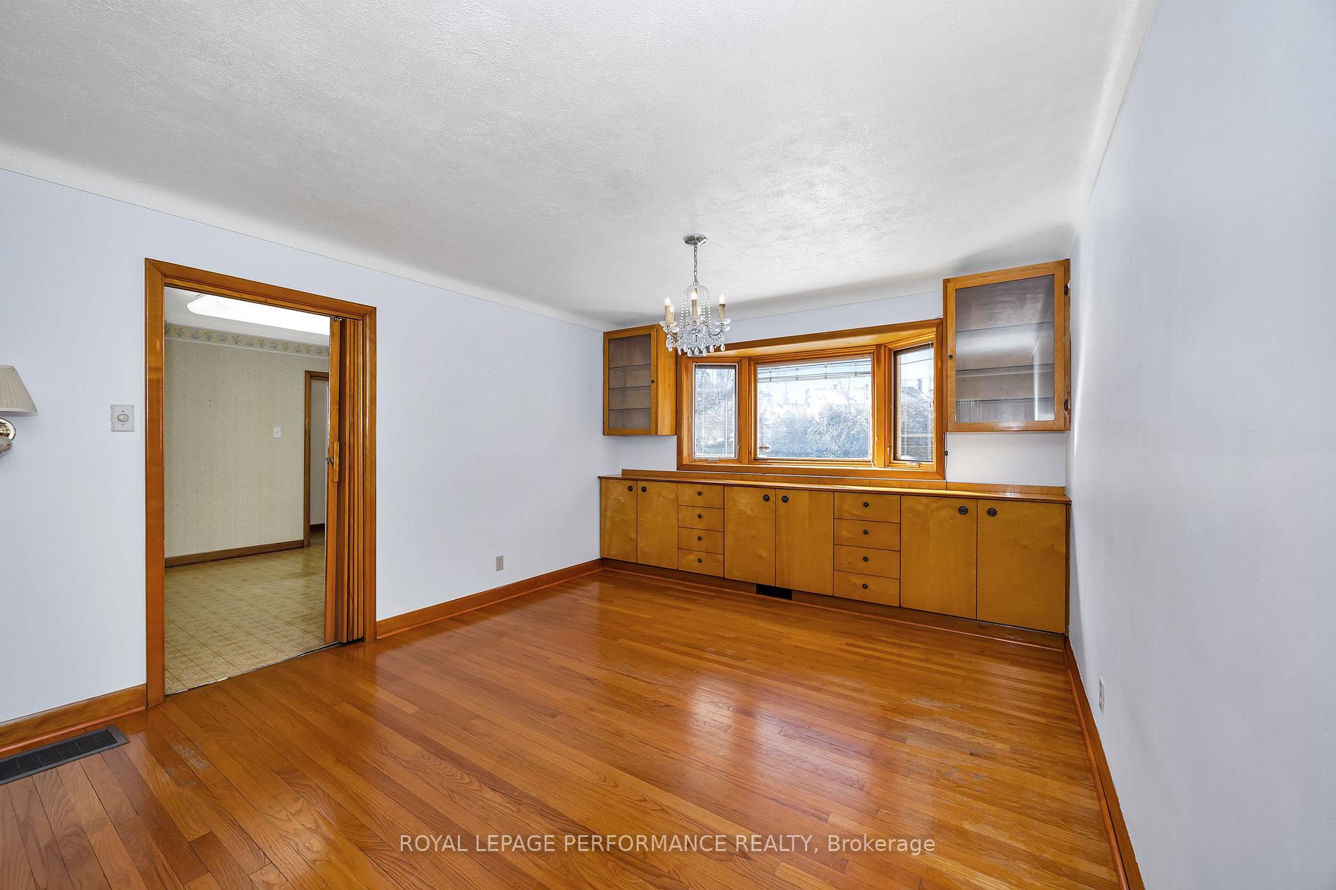 Photo 7 of 586 Sherbourne Road, Ottawa, Carlingwood — HOMEH