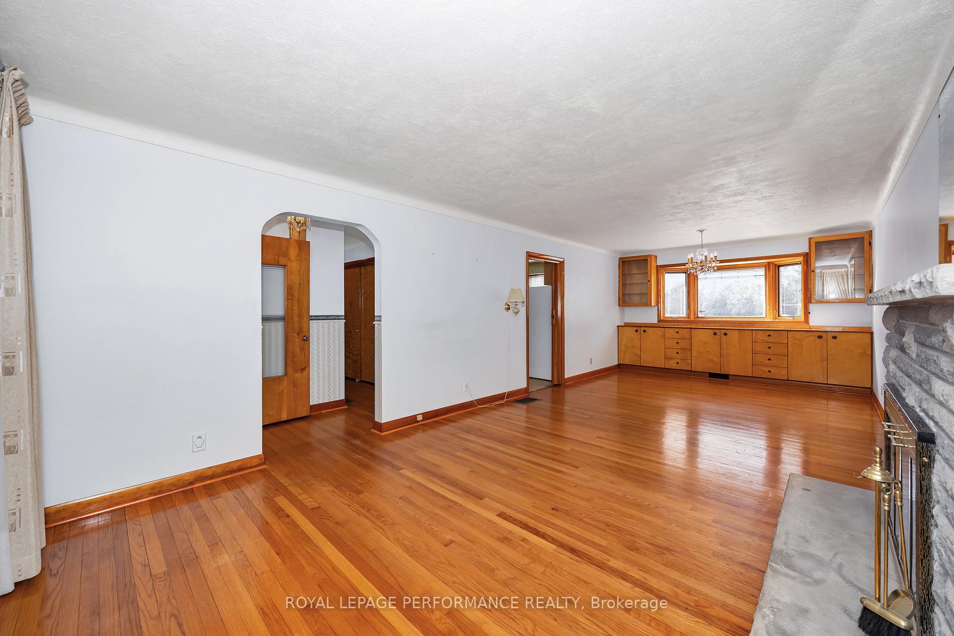 Photo 9 of 586 Sherbourne Road, Ottawa, Carlingwood — HOMEH