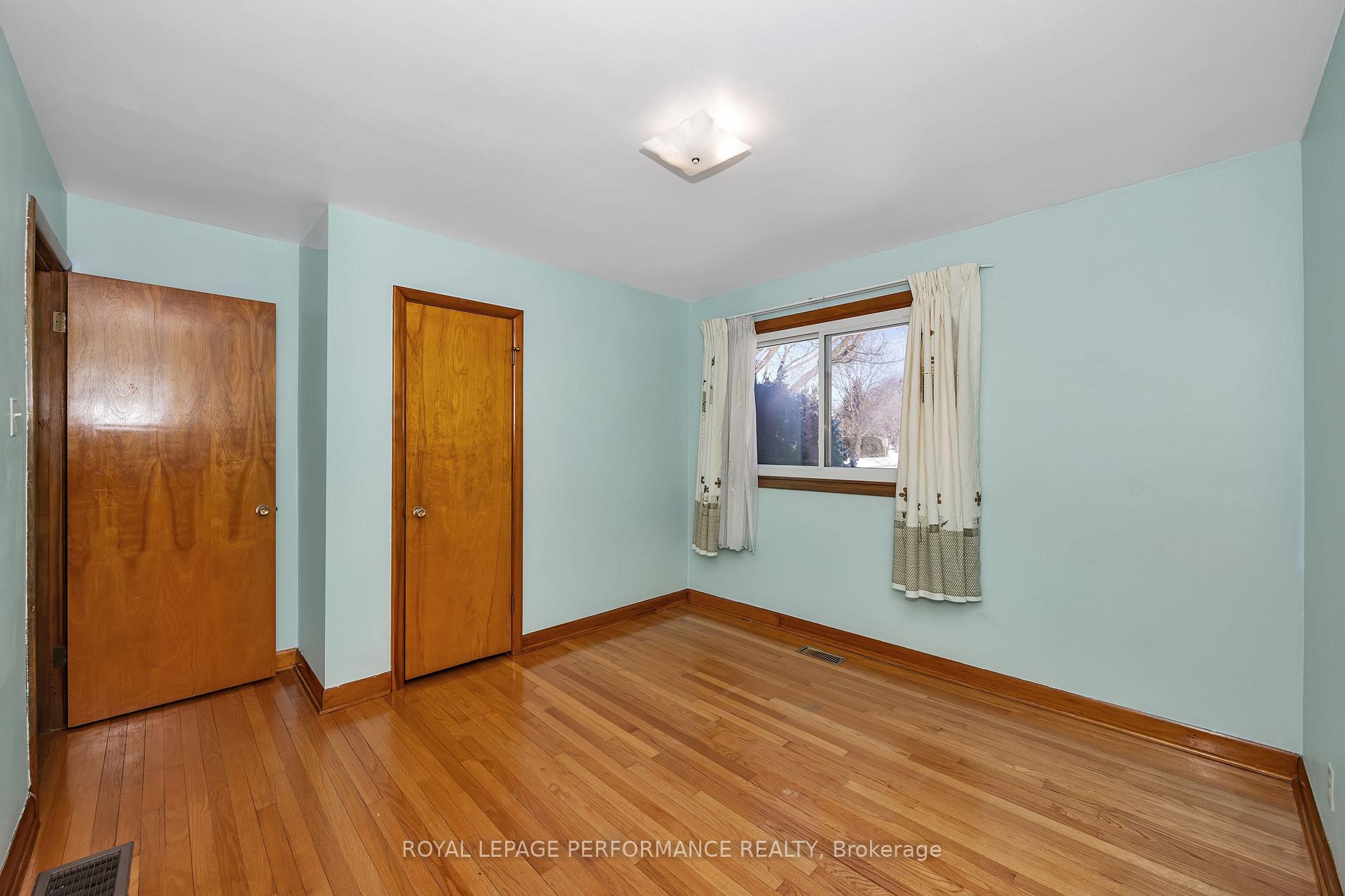 Photo 20 of 586 Sherbourne Road, Ottawa, Carlingwood — HOMEH