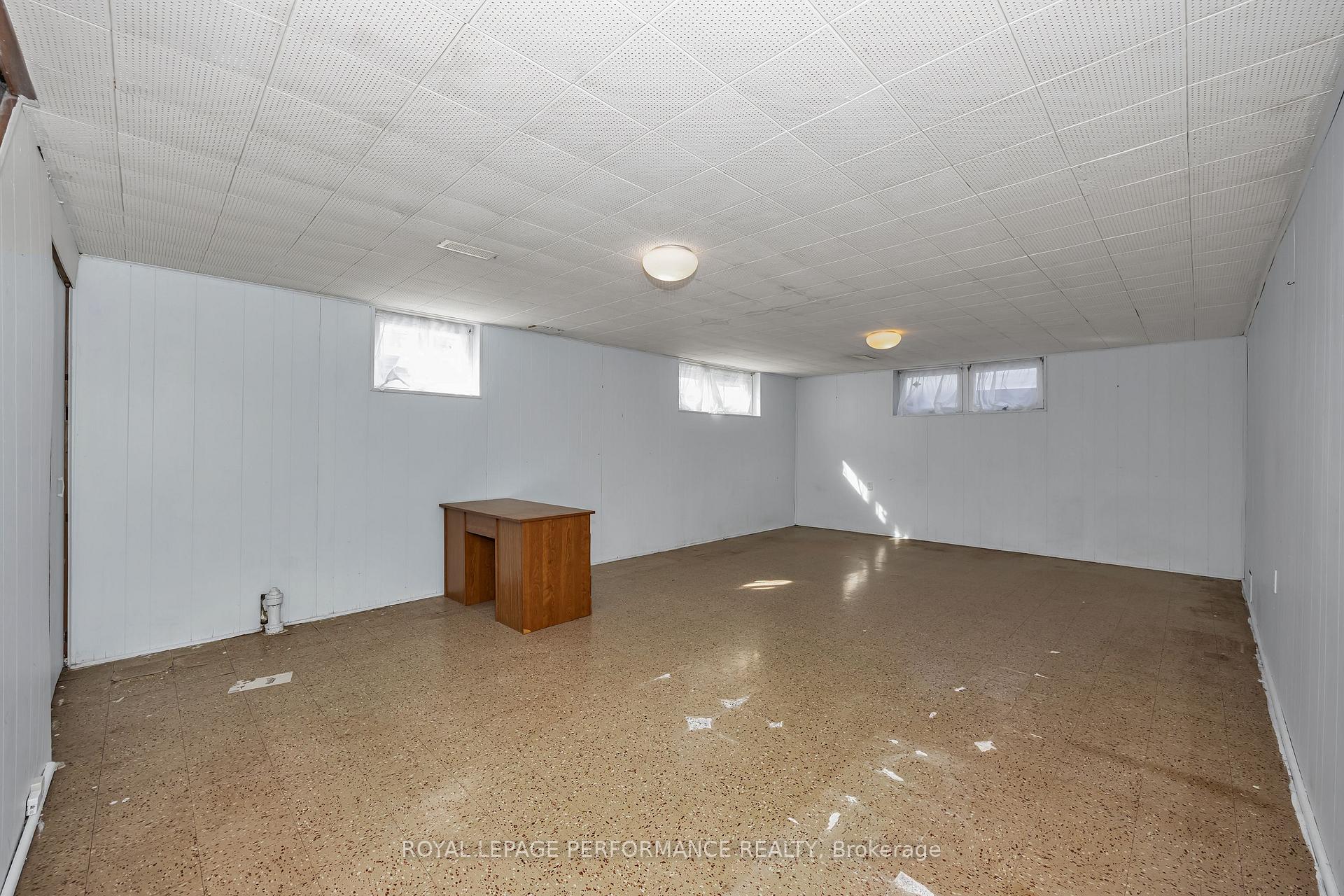Photo 32 of 586 Sherbourne Road, Ottawa, Carlingwood — HOMEH