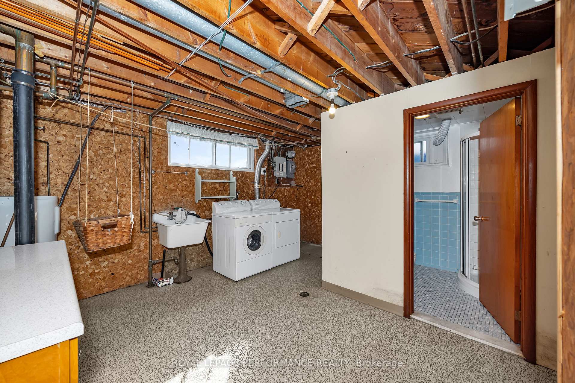 Photo 29 of 586 Sherbourne Road, Ottawa, Carlingwood — HOMEH