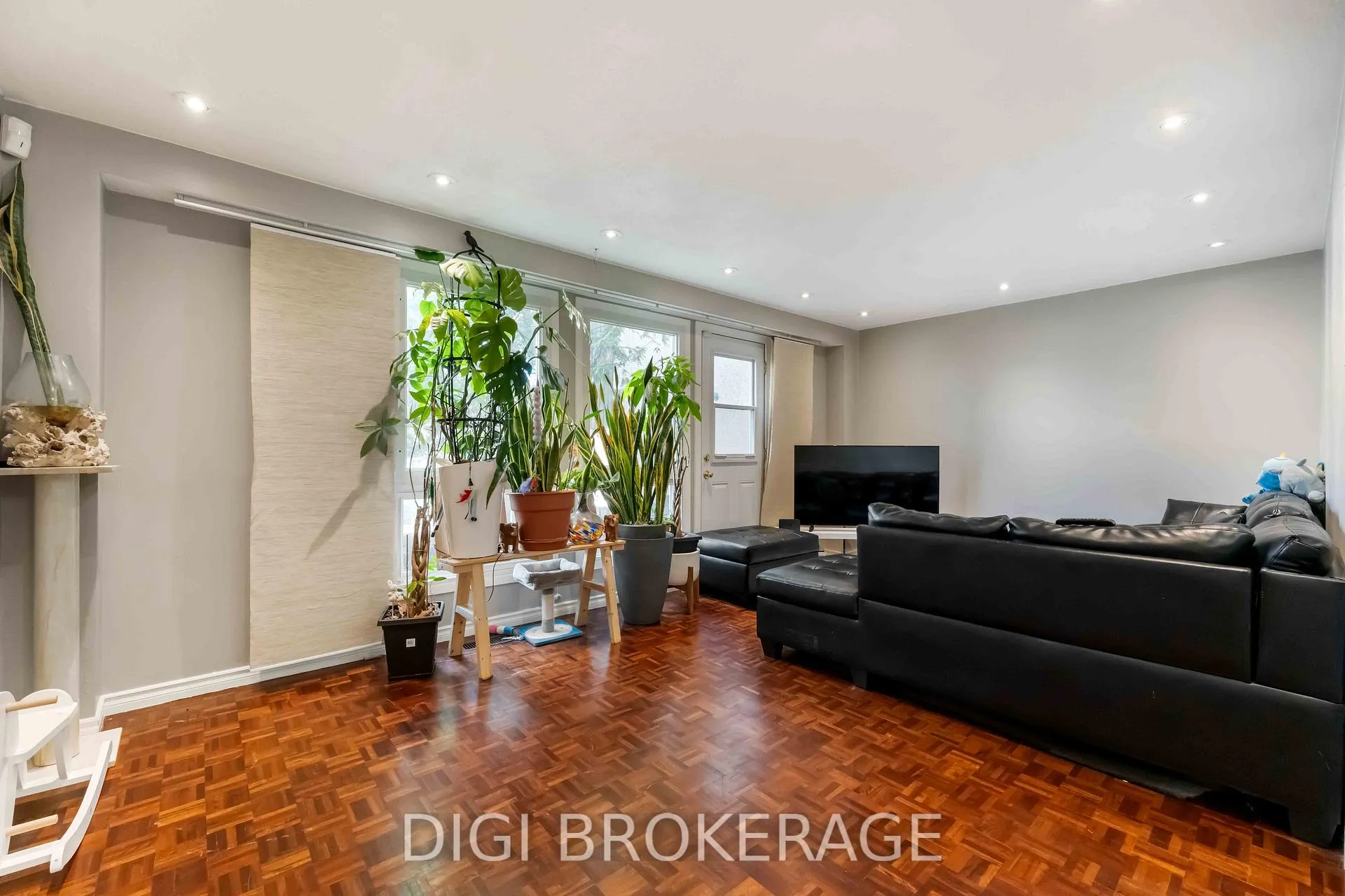 Photo 6 of 1422 Lassiter Terrace, Ottawa, Beaconwood — HOMEH