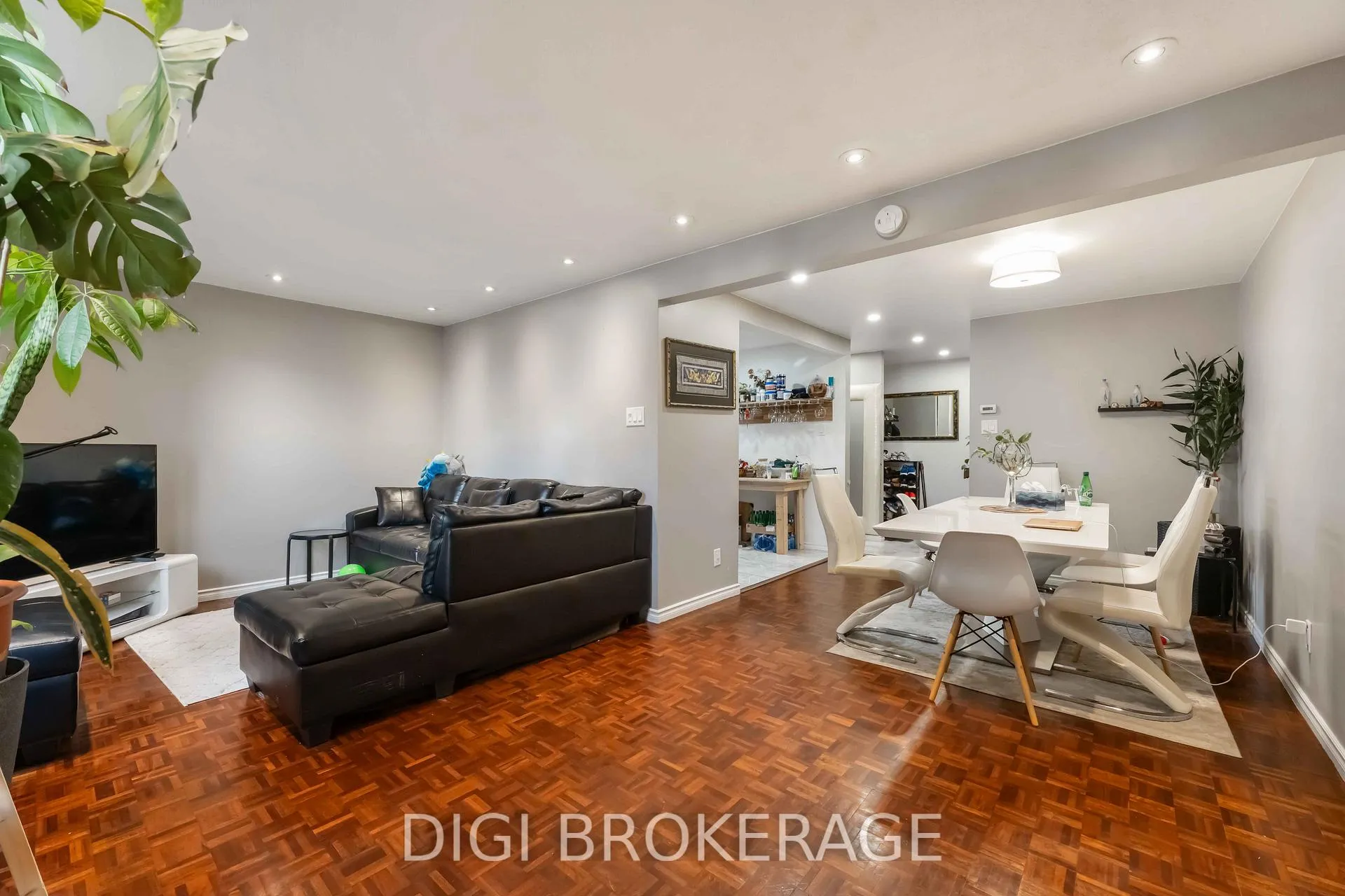 Photo 7 of 1422 Lassiter Terrace, Ottawa, Beaconwood — HOMEH