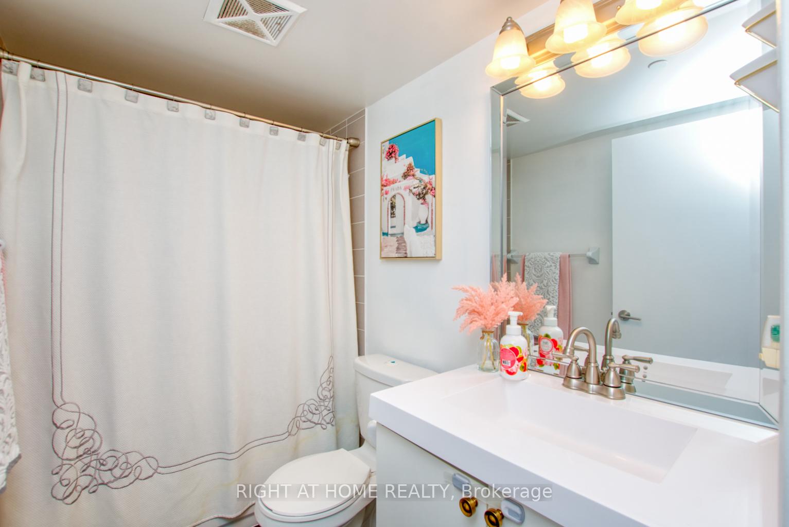 Photo 13 of Unit 827, 35 Saranac Boulevard, Toronto, Englemount-Lawrence — HOMEH
