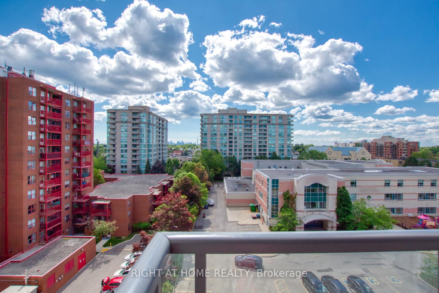 Photo 20 of Unit 827, 35 Saranac Boulevard, Toronto, Englemount-Lawrence — HOMEH
