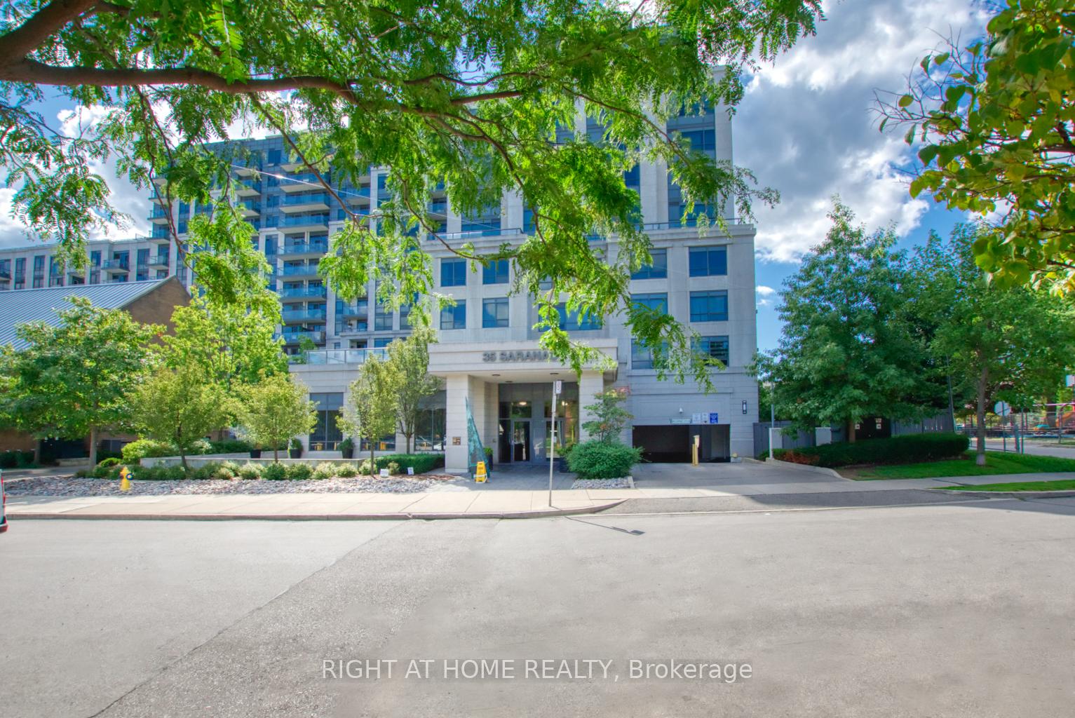 Photo 26 of Unit 827, 35 Saranac Boulevard, Toronto, Englemount-Lawrence — HOMEH