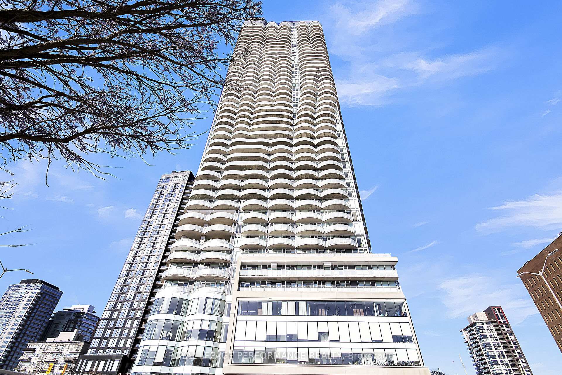 Front of Unit 1807, 805 Carling Avenue