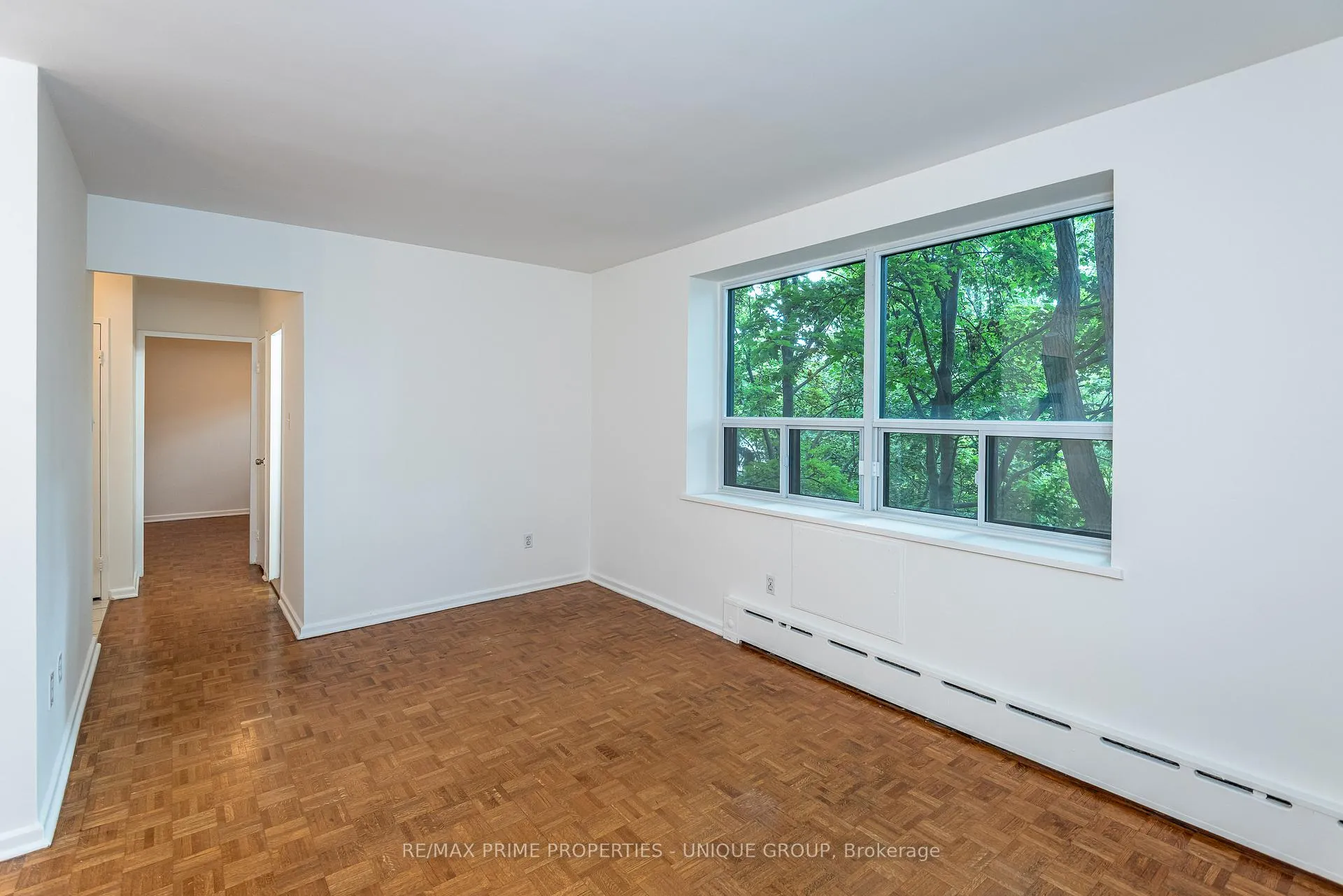 Photo 3 of Unit 303, 78 Warren Road, Toronto, Casa Loma — HOMEH