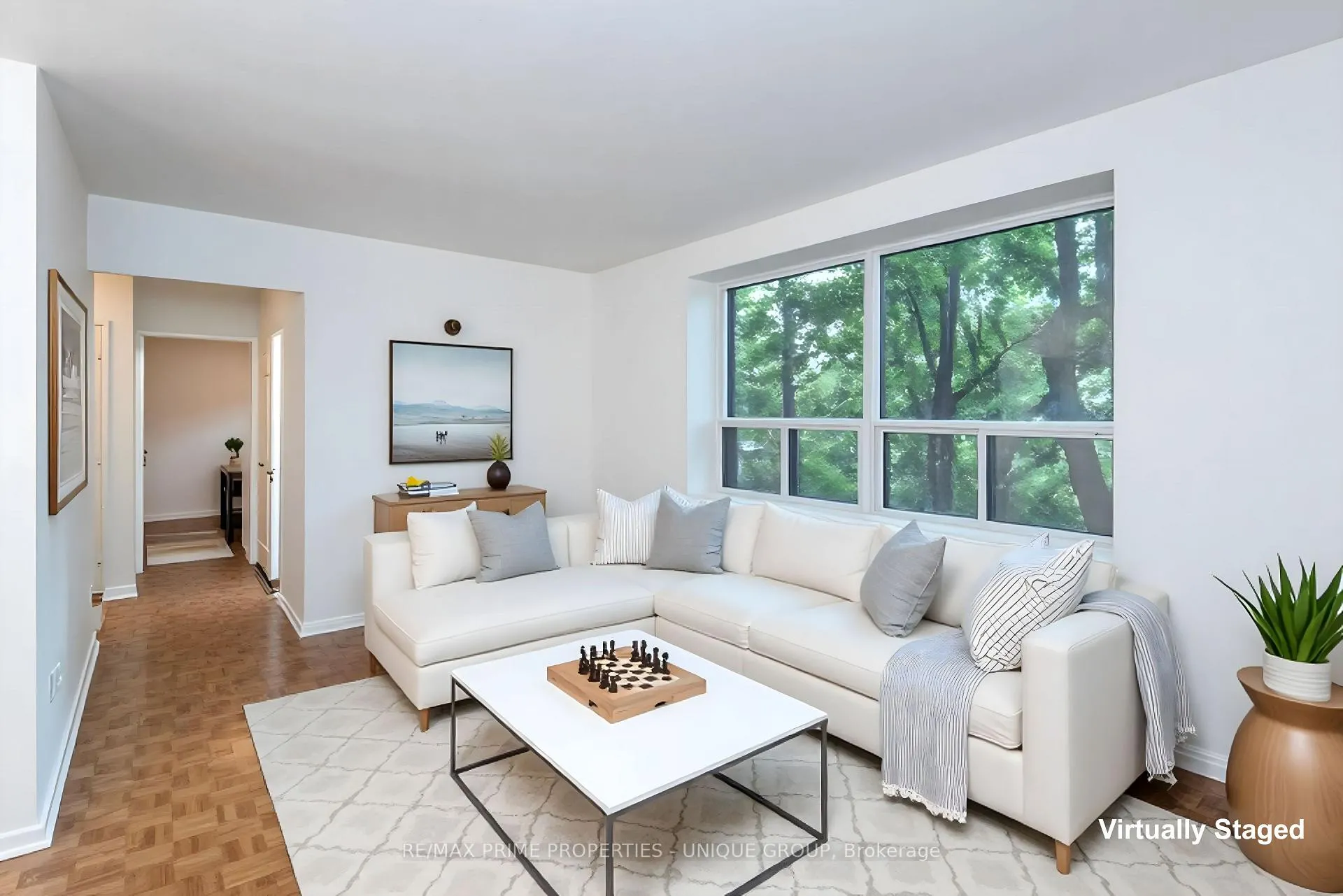 Photo 4 of Unit 303, 78 Warren Road, Toronto, Casa Loma — HOMEH