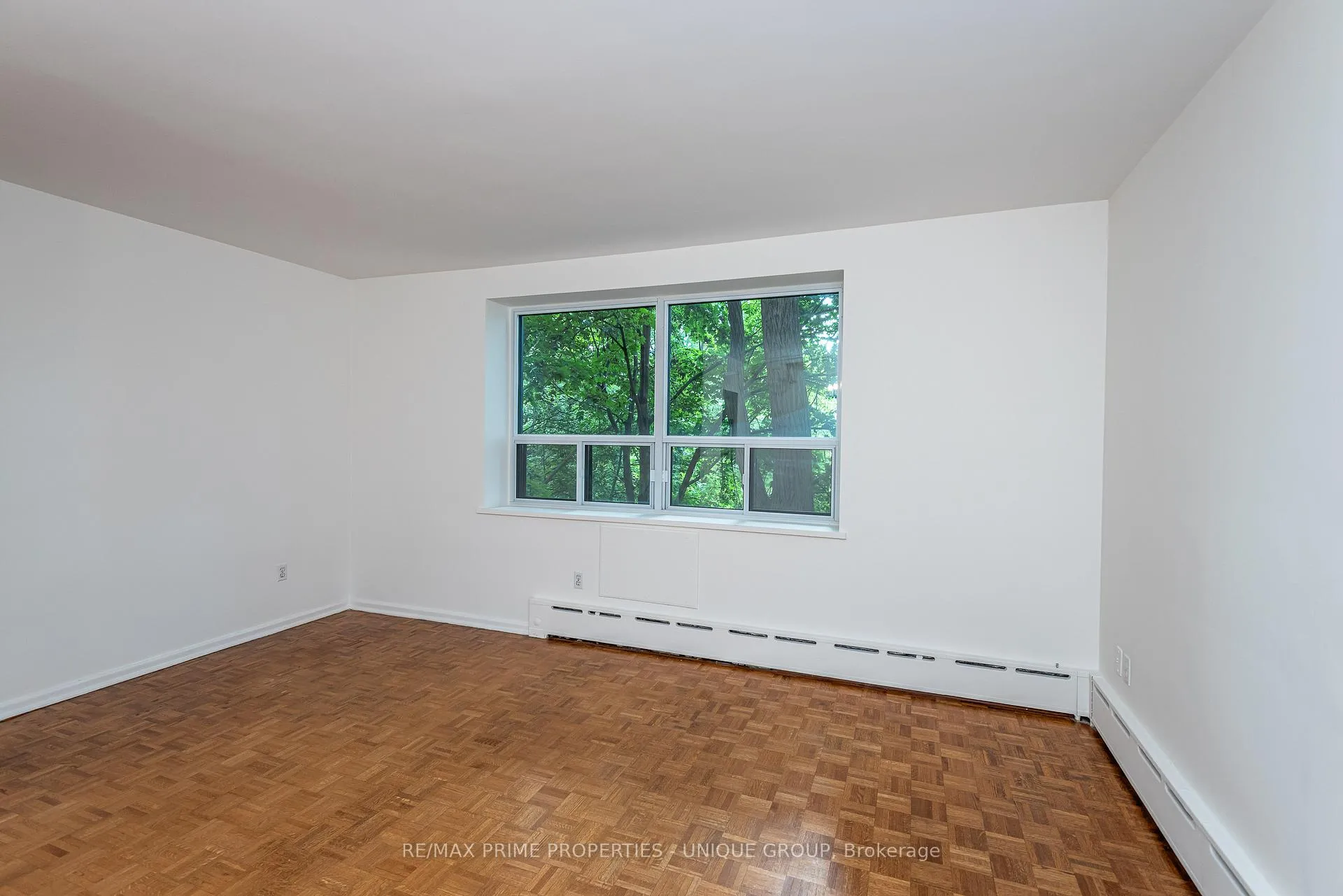 Photo 5 of Unit 303, 78 Warren Road, Toronto, Casa Loma — HOMEH