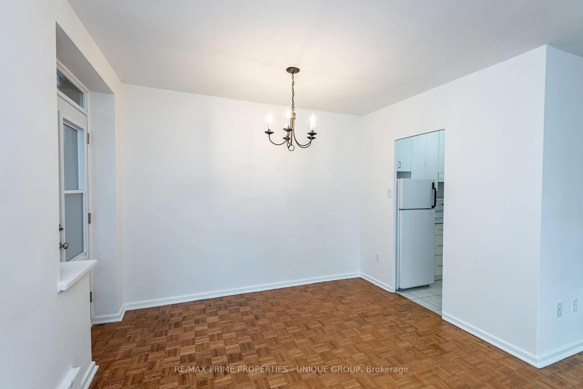 Photo 7 of Unit 303, 78 Warren Road, Toronto, Casa Loma — HOMEH